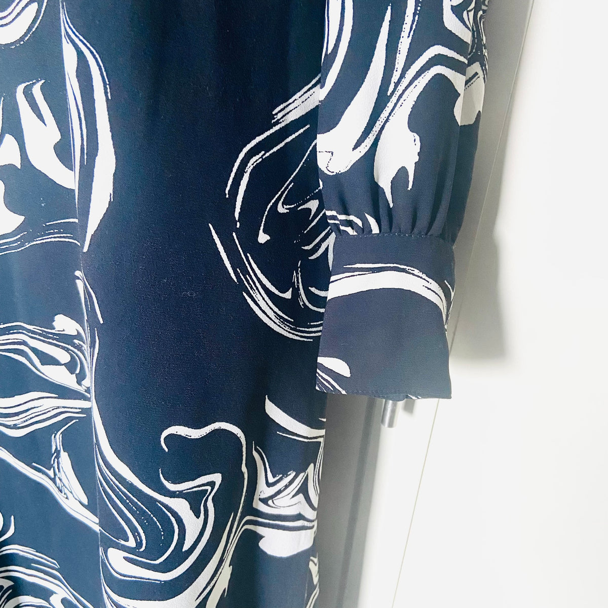 M&S | Black and White Swirl | Long Sleeve Midi Shift Column Dress | Size UK 8 | Monochrome