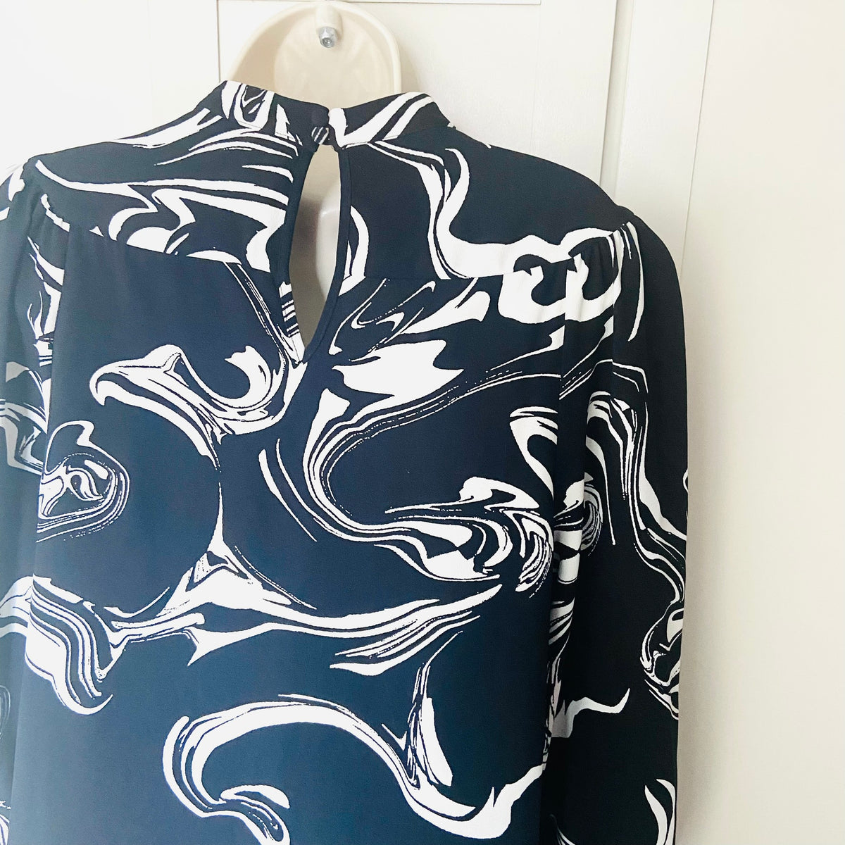 M&S | Black and White Swirl | Long Sleeve Midi Shift Column Dress | Size UK 8 | Monochrome
