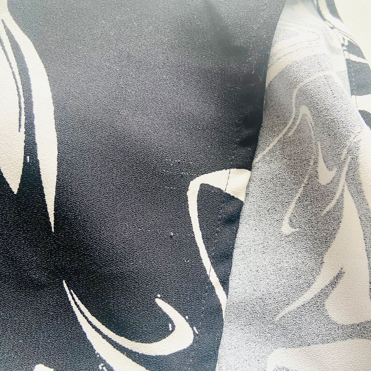 M&S | Black and White Swirl | Long Sleeve Midi Shift Column Dress | Size UK 8 | Monochrome