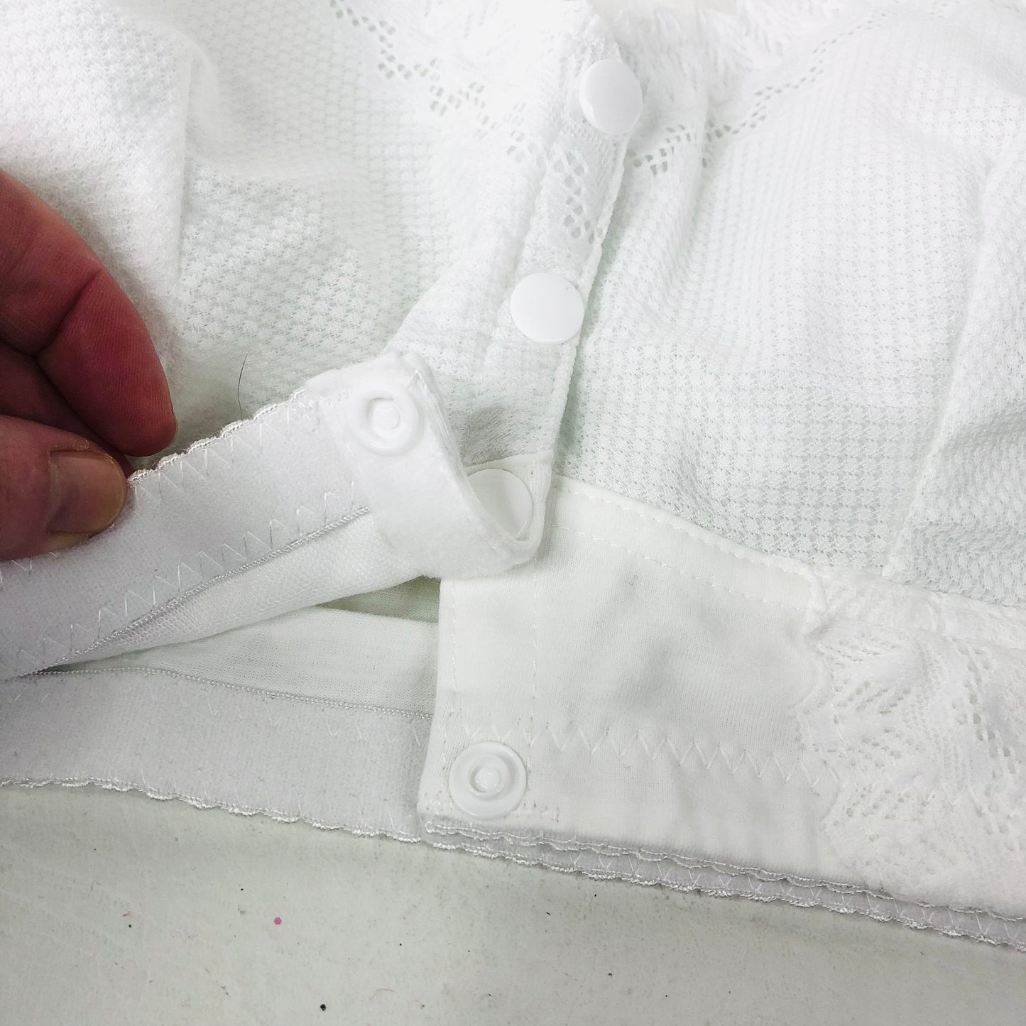 Front Fastening Ladies Bra White Fabric Non-wired Comfort 40C New (40/90 76-86cm)
