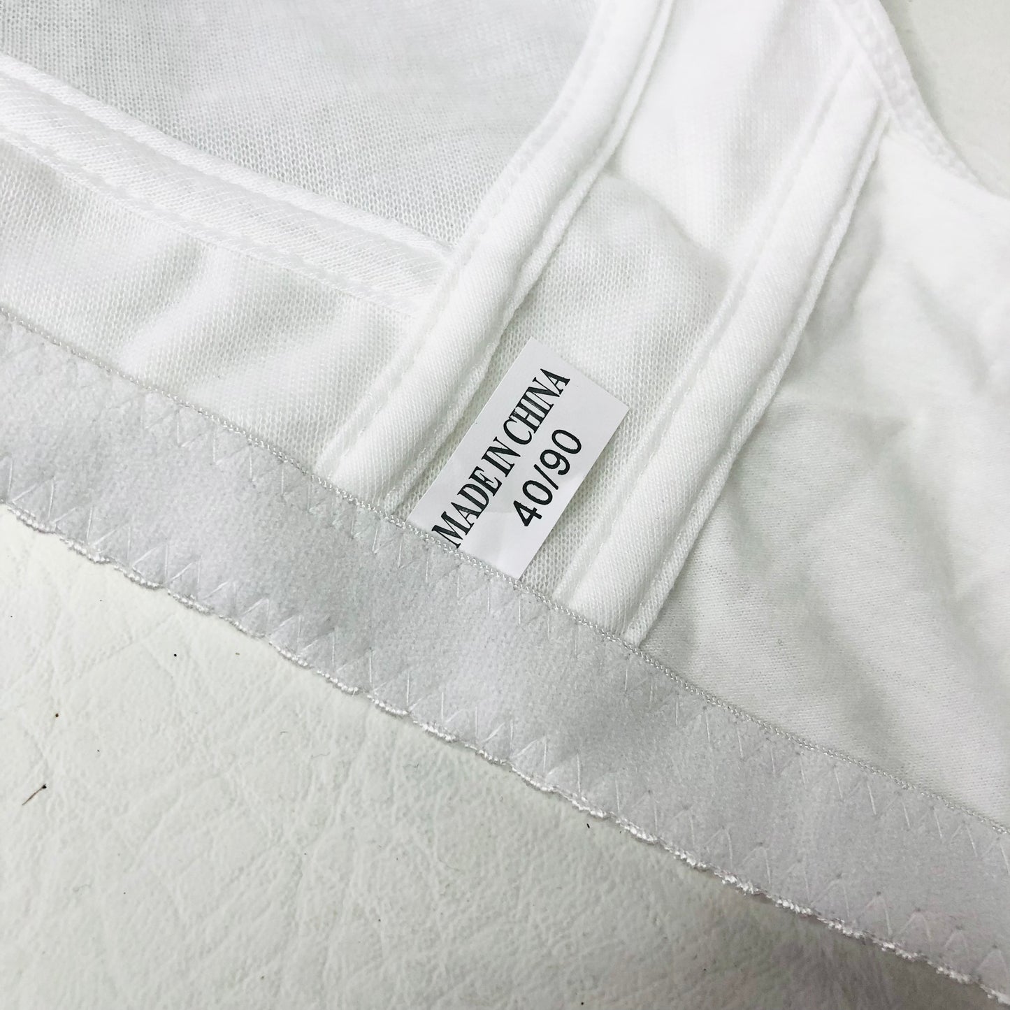 Front Fastening Ladies Bra White Fabric Non-wired Comfort 40C New (40/90 76-86cm)