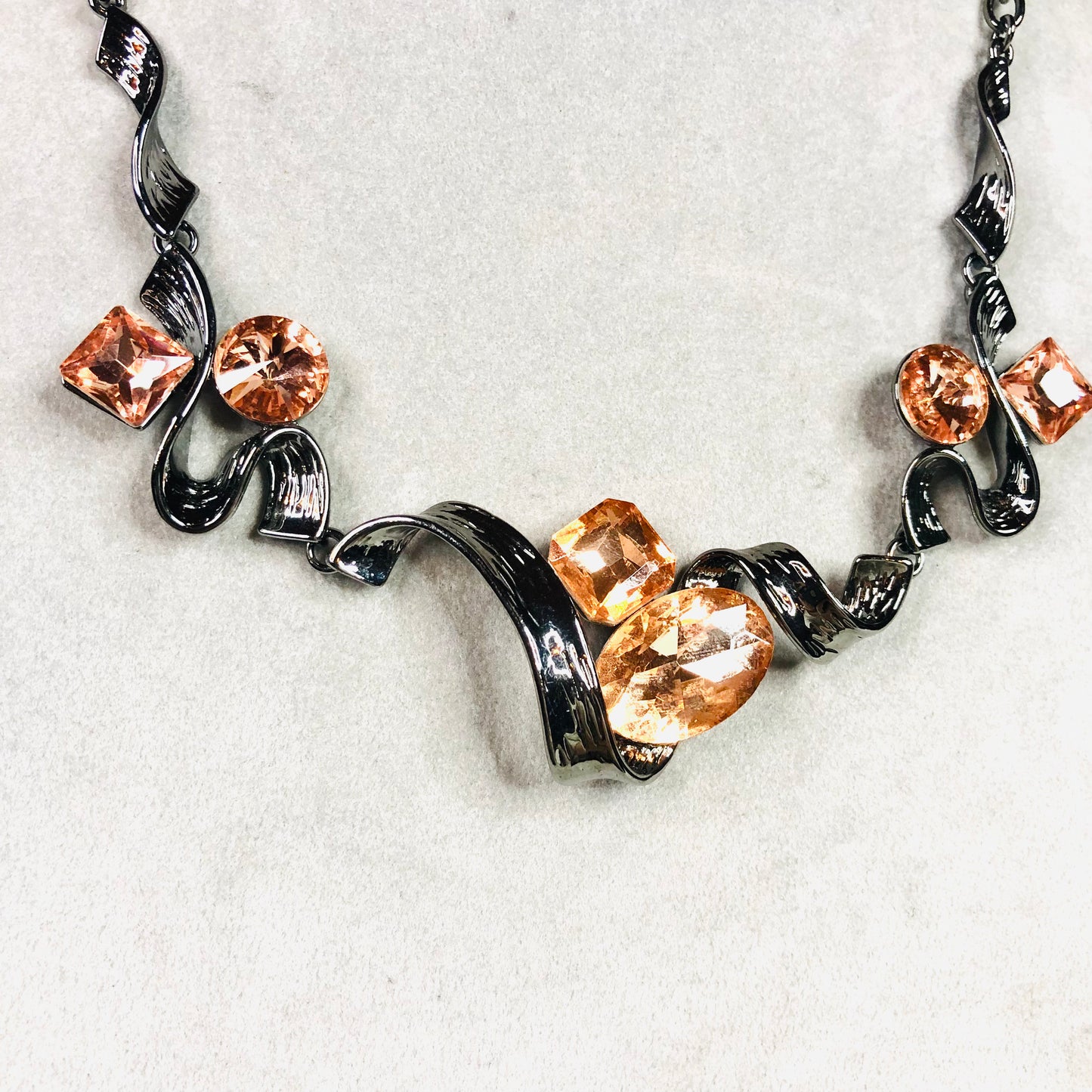 Costume Jewellery Stunning Black & Peach Gem Victorian Style Delicate Costume Jewellery Swirling