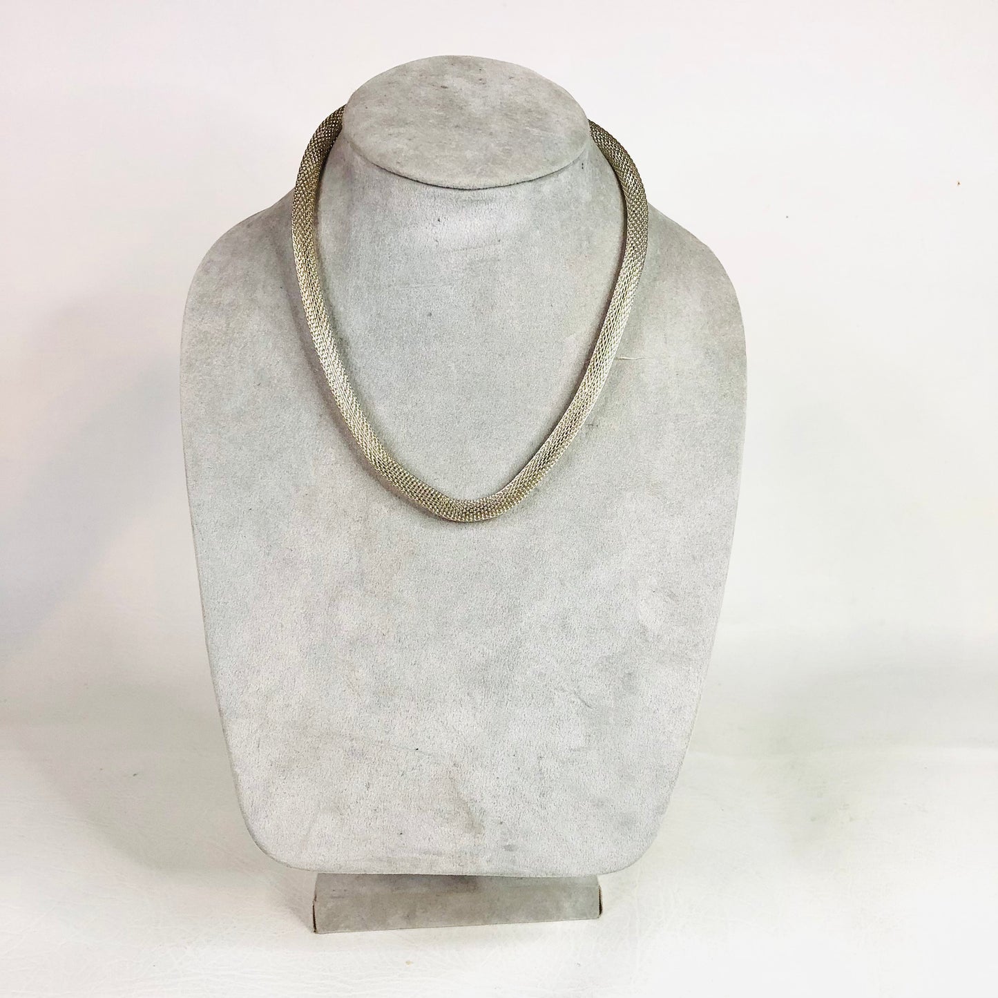 Costume Jewellery Chunky Lightweight Silver Tone Short Necklace