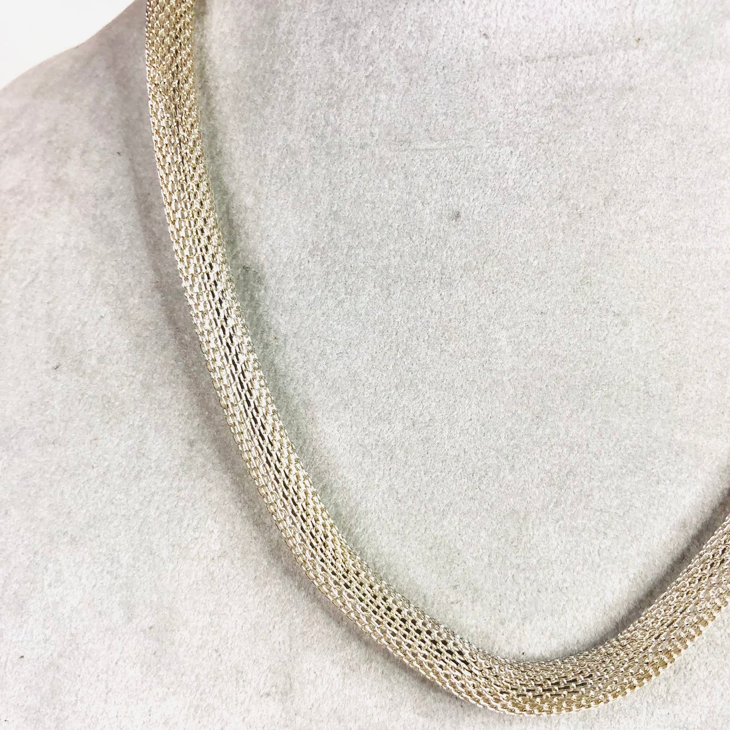 Costume Jewellery Chunky Lightweight Silver Tone Short Necklace