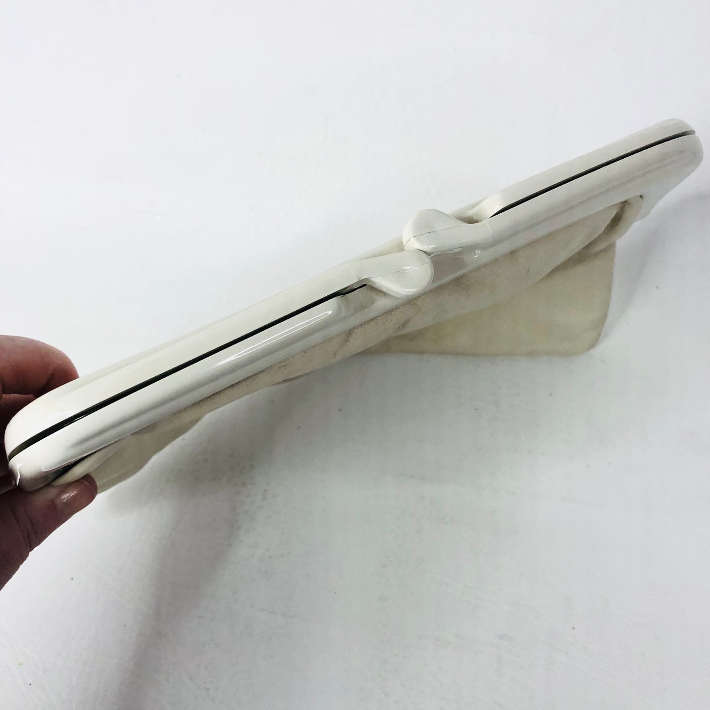 Vintage 80s Cream Faux Leather Clutch Bag With Plastic Fame Kiss Clasp Closure