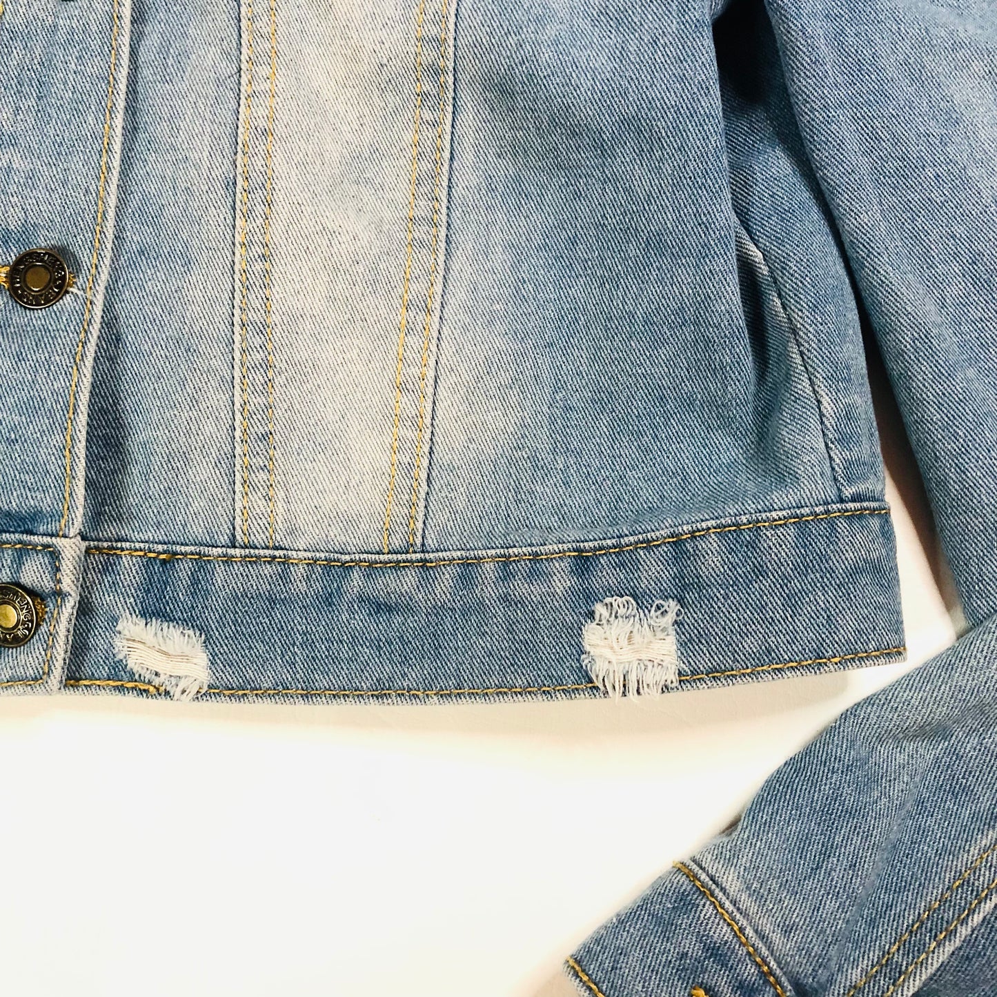 Ladies Light Blue Princess Puff Sleeve Distressed Crop Denim Jacket – Size Medium