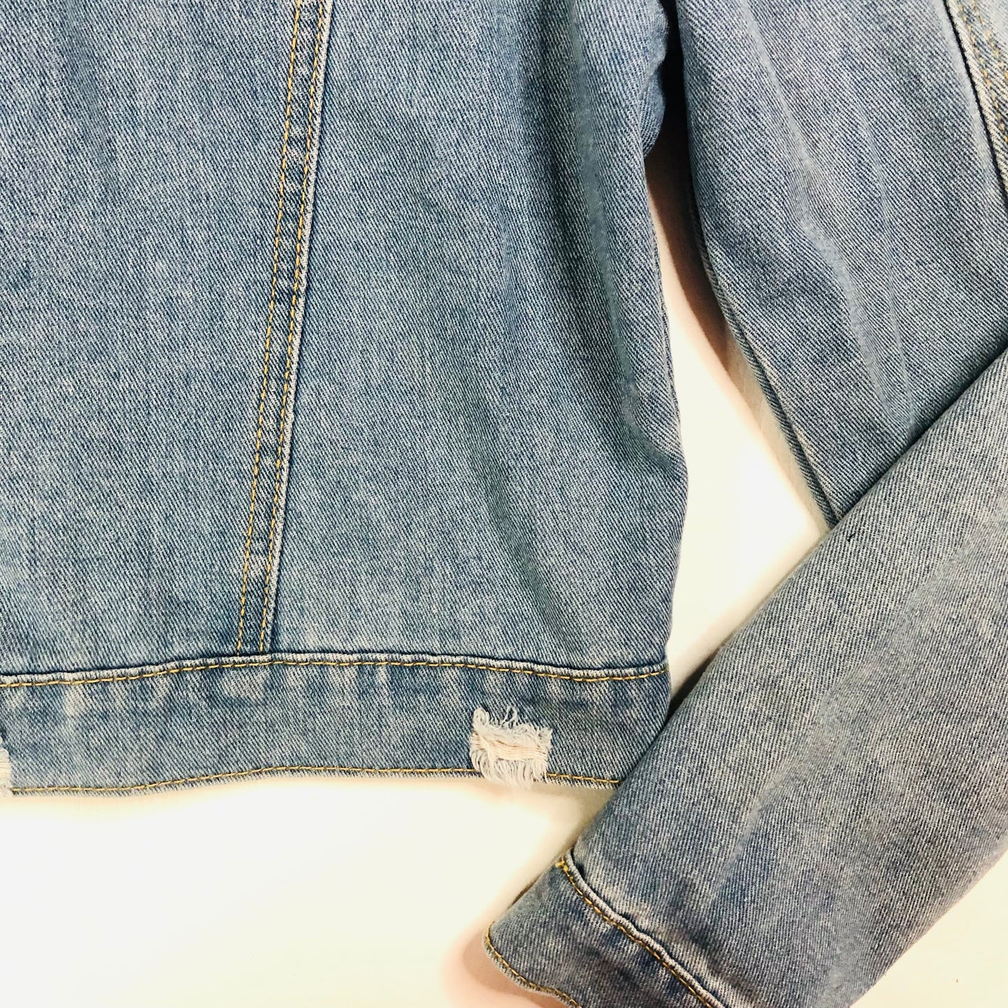 Ladies Light Blue Princess Puff Sleeve Distressed Crop Denim Jacket – Size Medium