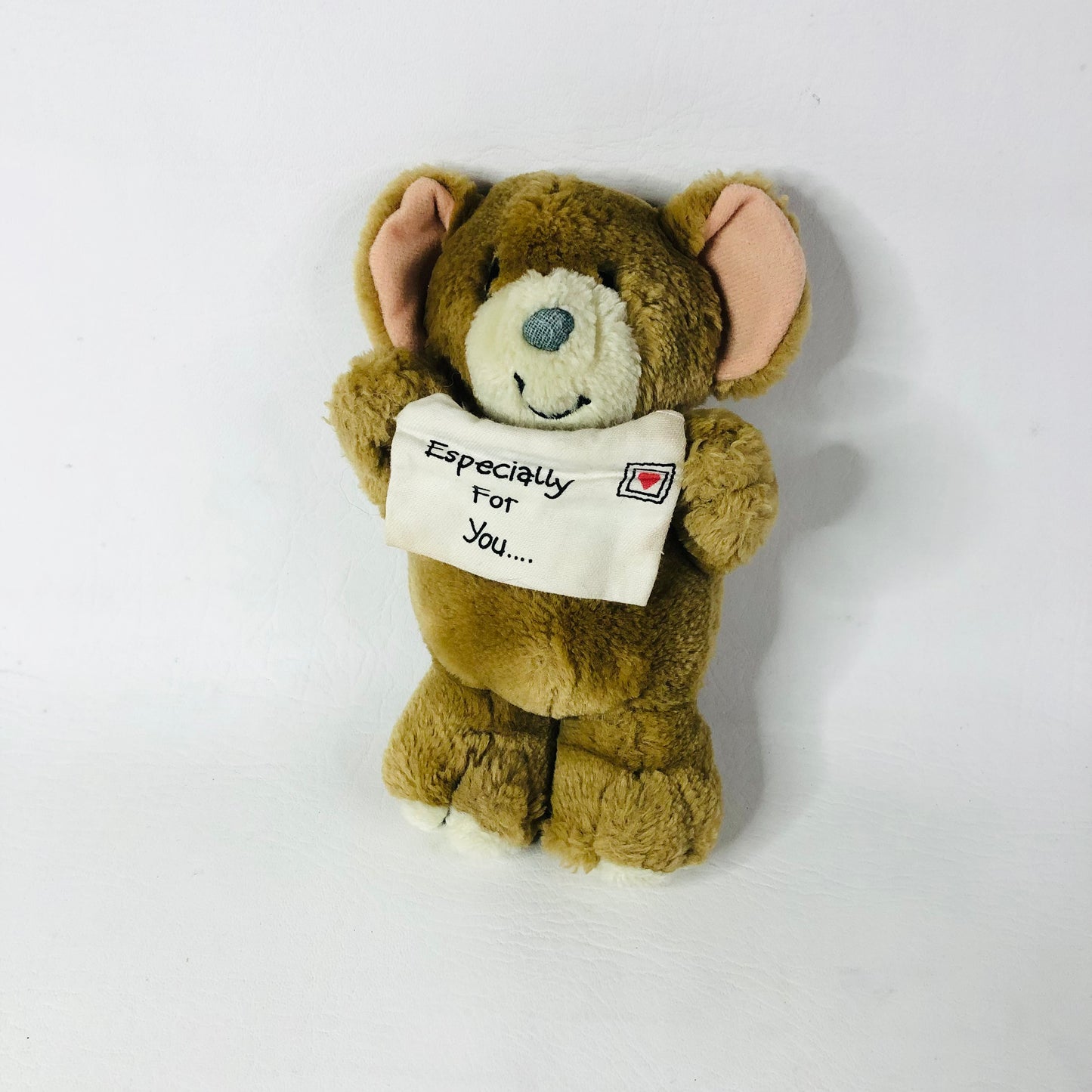 Vintage 1993 Paws For Thought Standing Mouse With Envelope Soft Plush Toy 7"