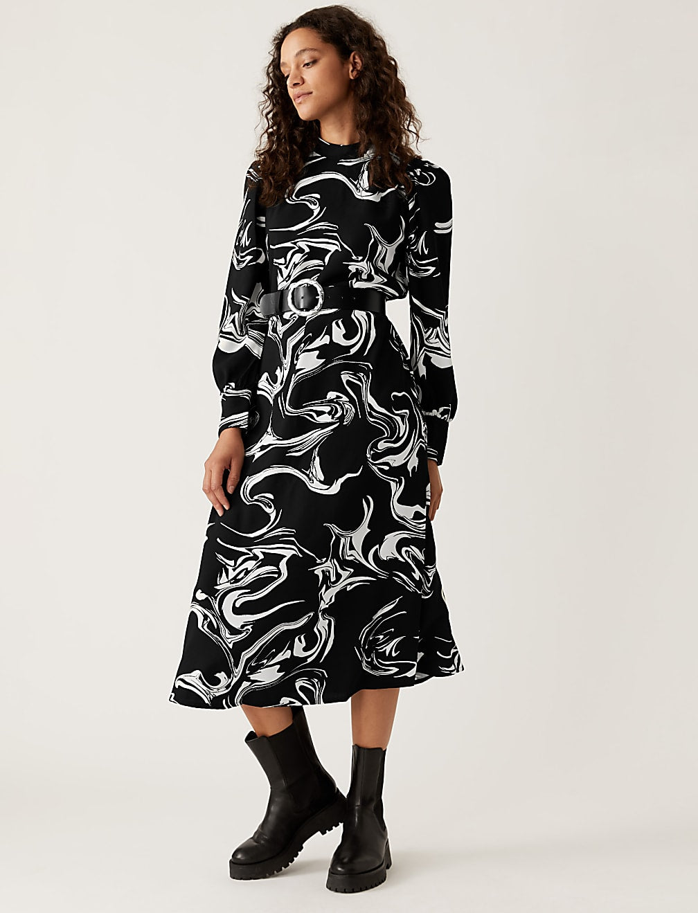 M&S | Black and White Swirl | Long Sleeve Midi Shift Column Dress | Size UK 8 | Monochrome