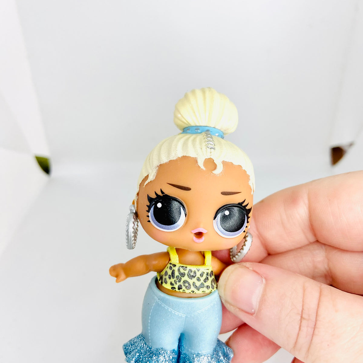 Socialite | LOL Surprise Present | Surprise Series 3 | August Birthday Month Theme | Mini Doll