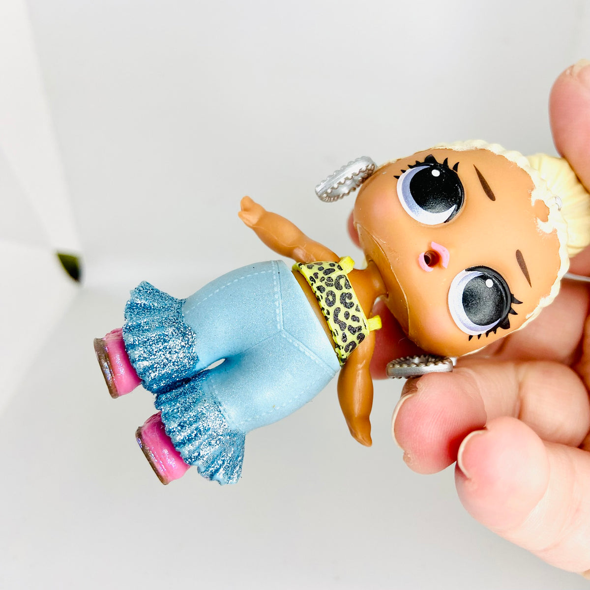 Socialite | LOL Surprise Present | Surprise Series 3 | August Birthday Month Theme | Mini Doll