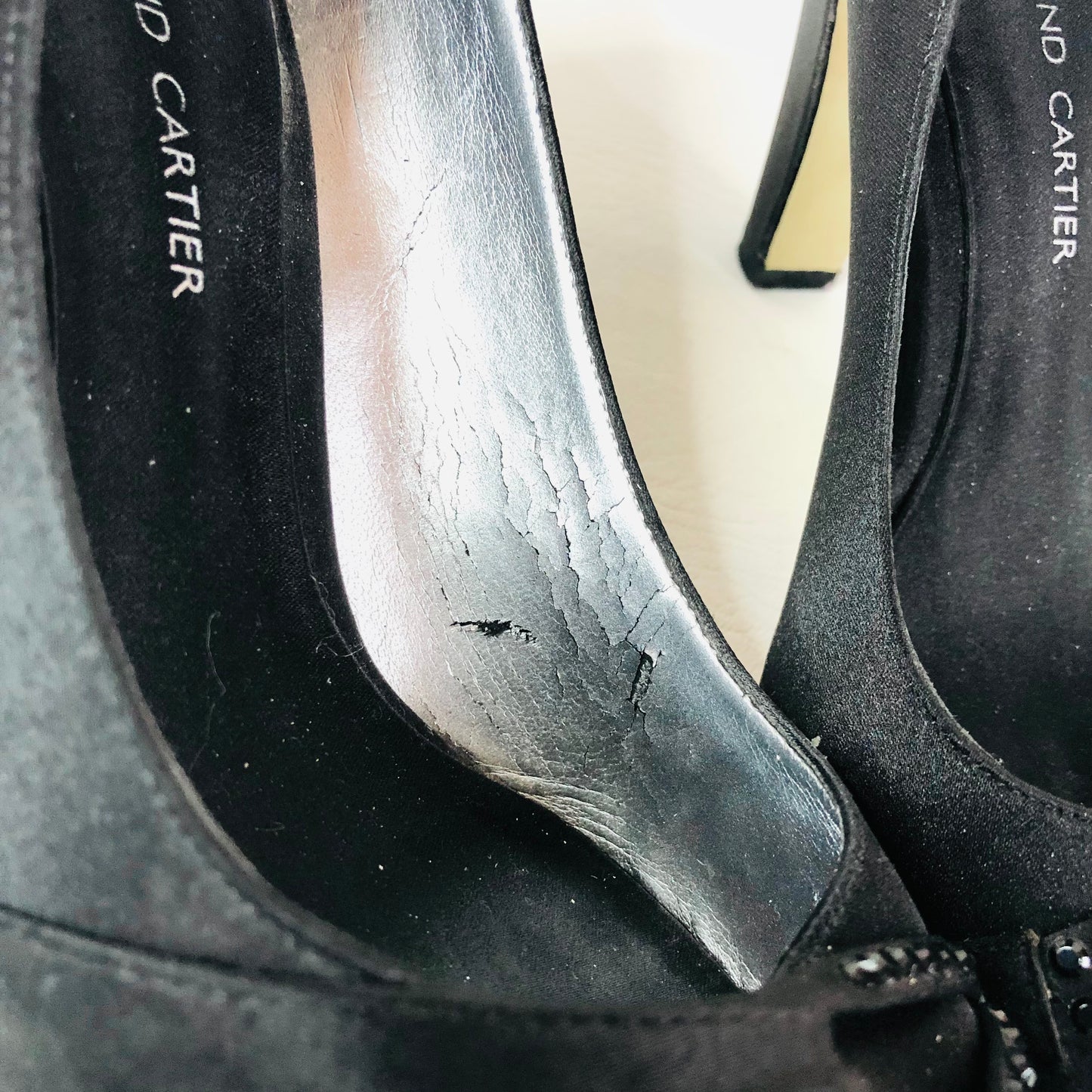 Roland Cartier Black Satin Leather Peep Toe Gem Heels Eveningwear Size 5 (US 7)