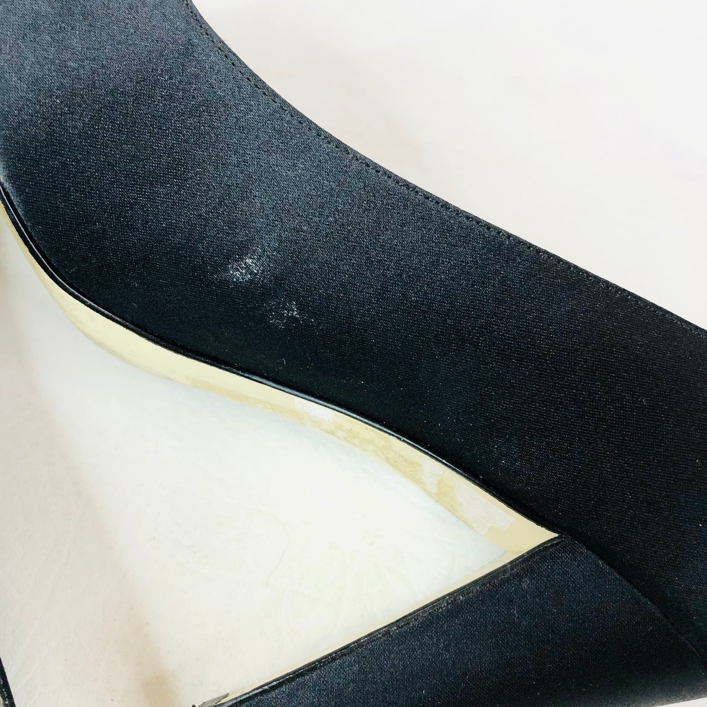 Roland Cartier Black Satin Leather Peep Toe Gem Heels Eveningwear Size 5 (US 7)
