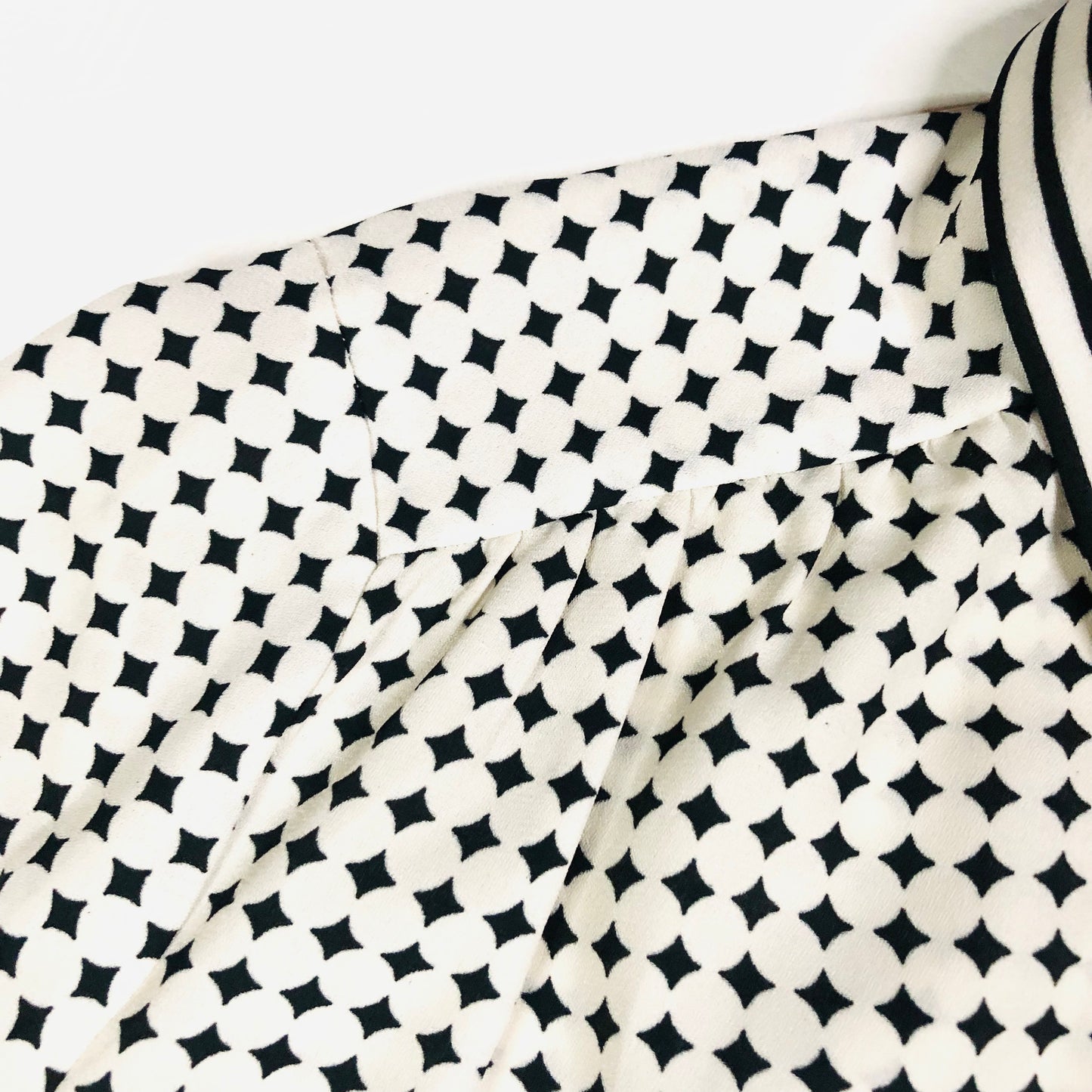 Max Studio Black & Ivory Women’s Button Front Fitted Blouse Size Large (12/14)