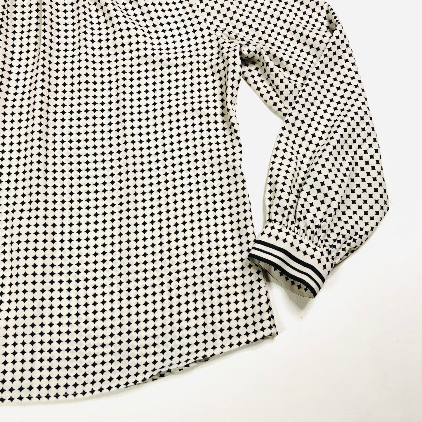 Max Studio Black & Ivory Women’s Button Front Fitted Blouse Size Large (12/14)