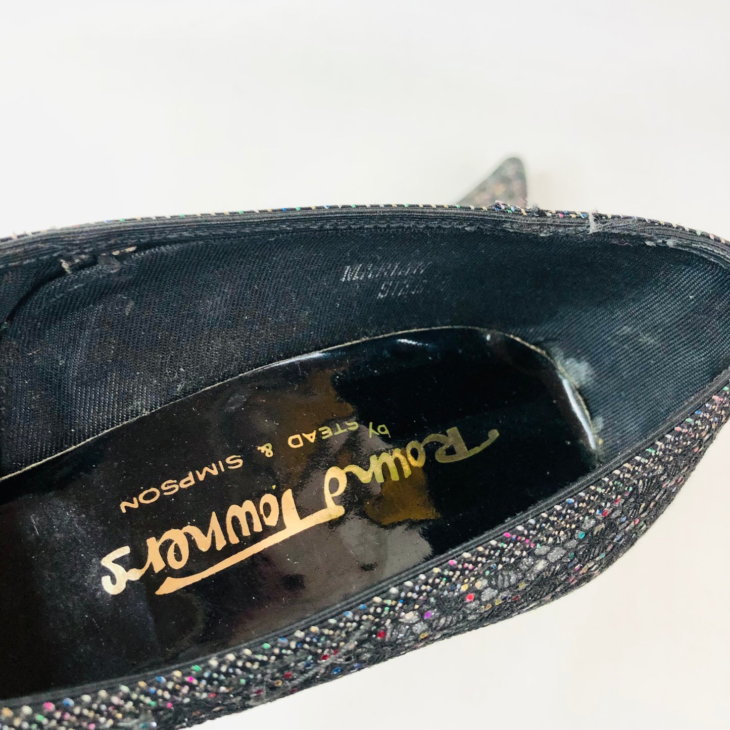 Round Towners By Stead & Simpson Grey Lace & Glitter Vintage Court Shoes Size 4