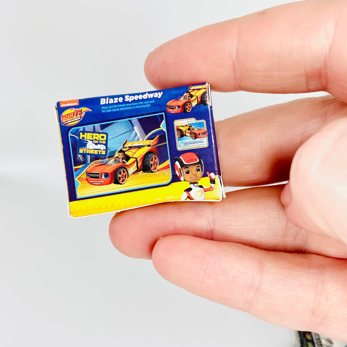 ZURU | Mini Brands | Series 1 | Toy Bundle | Blaze Speedway Ready to Roll | Rubik's Cube | Leonardo TMNT