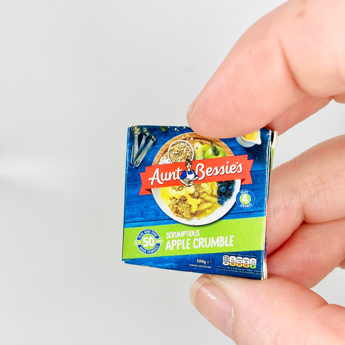 ZURU | Mini Brands UK | Aunt Bessies Bundle | Apple Crumble | Jam Roly Poly
