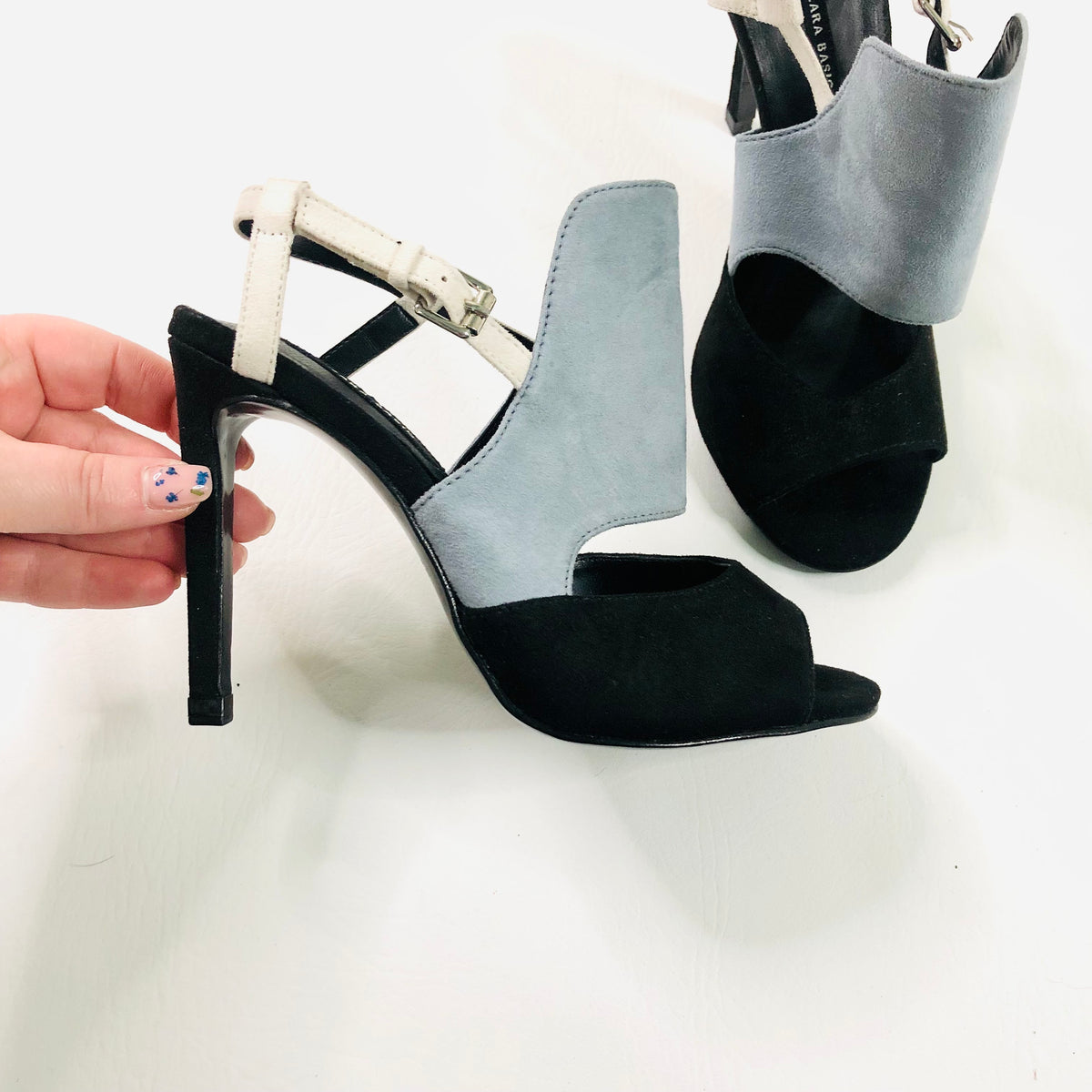 Zara | Colourblock Black & Pale Blue | Suede | Stiletto Cuff Heels | Size 2.5 / 3 (35)