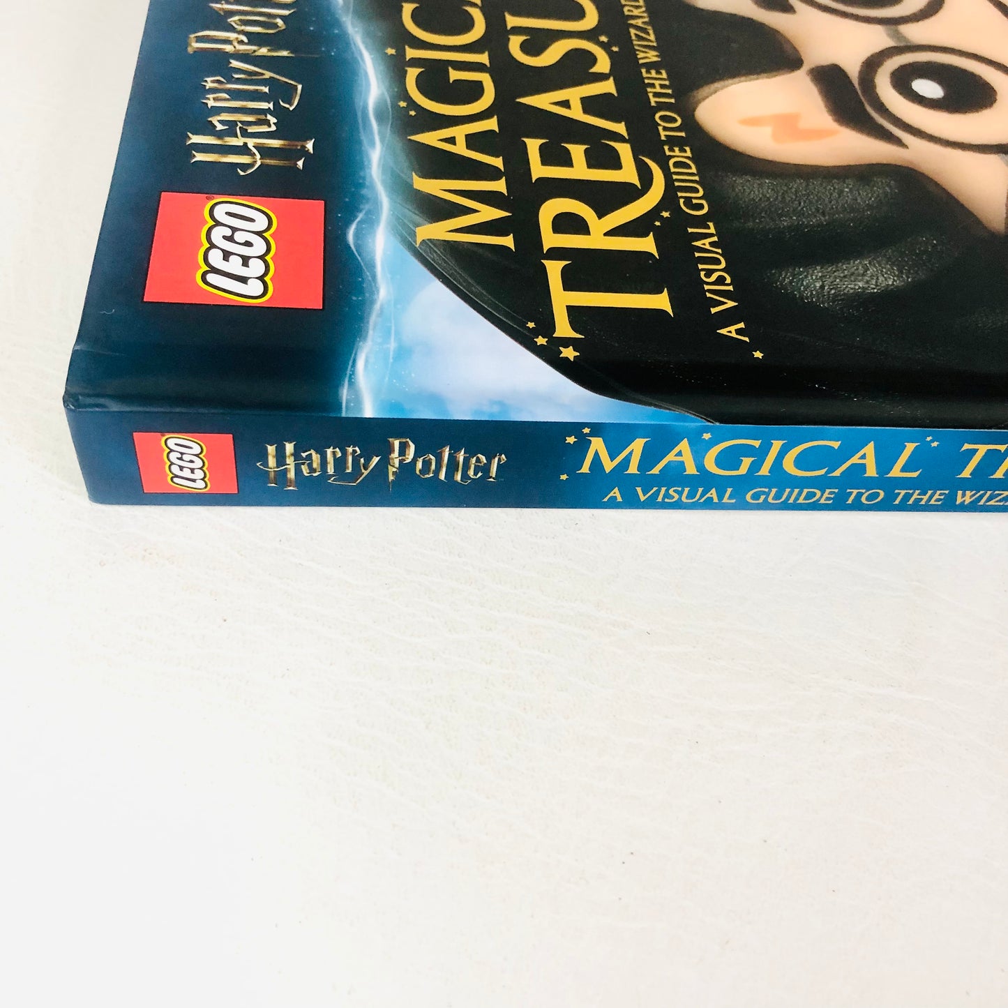 Lego Harry Potter Magical Treasury Book (No Figure) - Visual Guide to the Wizarding World (DK Books)