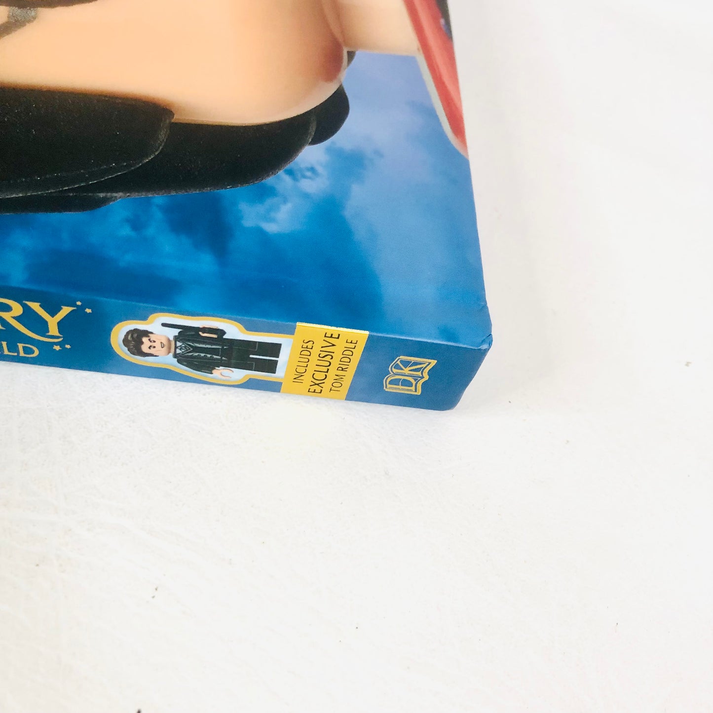 Lego Harry Potter Magical Treasury Book (No Figure) - Visual Guide to the Wizarding World (DK Books)