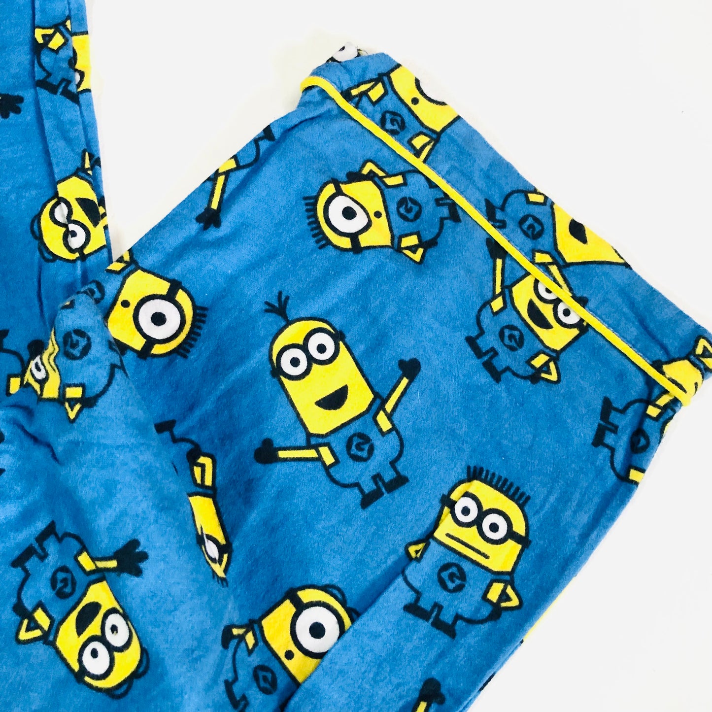 Childrens Unisex Minions Yellow & Blue Brushed Cotton Two Piece Button Down Pyjama Set Age 13 Years