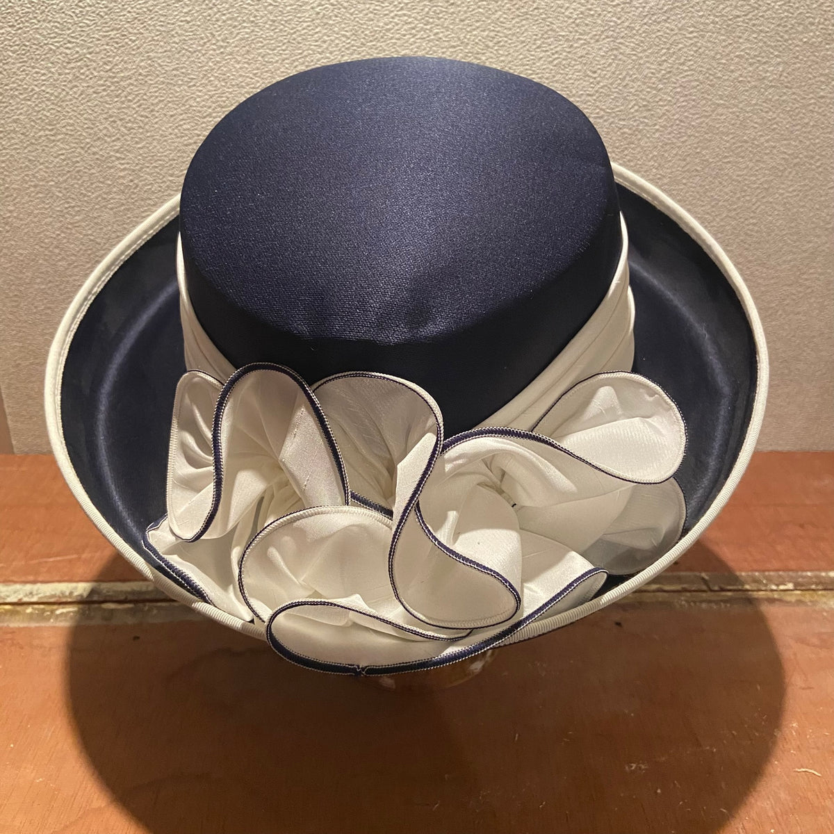 True Vintage | 1980s | C&A | Navy Blue & White | Satin Boater Hat | Ruffle Rosette Bow | Ascot Races | Wedding