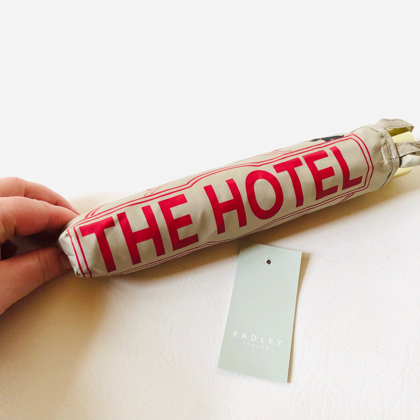 Radley Book Street Hotel Chalk Off-WhiteResponsible Foldaway Superlite Umbrella NEW
