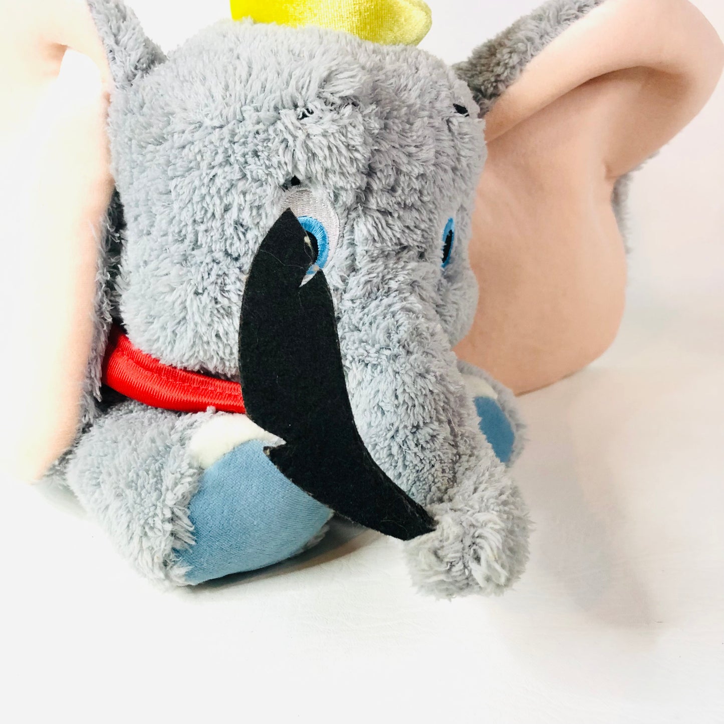Disney Parks Dumbo With Feather Plush Soft toy 15” Rare Vintage New With Tags