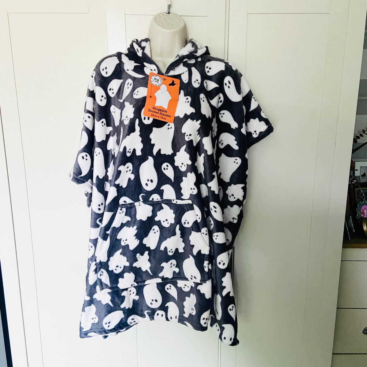 Kids | Bedlam | Snuggable Hooded Wearable Blanket | Poncho | Ghost Print | 92 x 75cm | NEW | Halloween | Soft | RRP £30