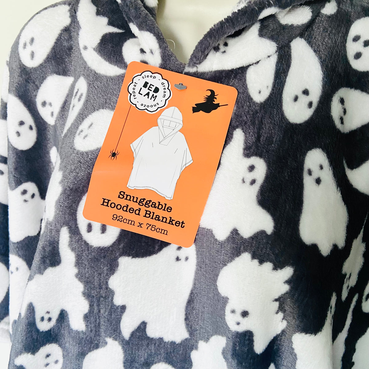 Kids | Bedlam | Snuggable Hooded Wearable Blanket | Poncho | Ghost Print | 92 x 75cm | NEW | Halloween | Soft | RRP £30