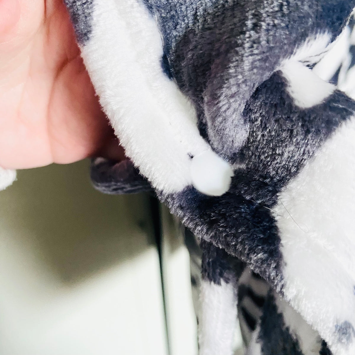 Kids | Bedlam | Snuggable Hooded Wearable Blanket | Poncho | Ghost Print | 92 x 75cm | NEW | Halloween | Soft | RRP £30