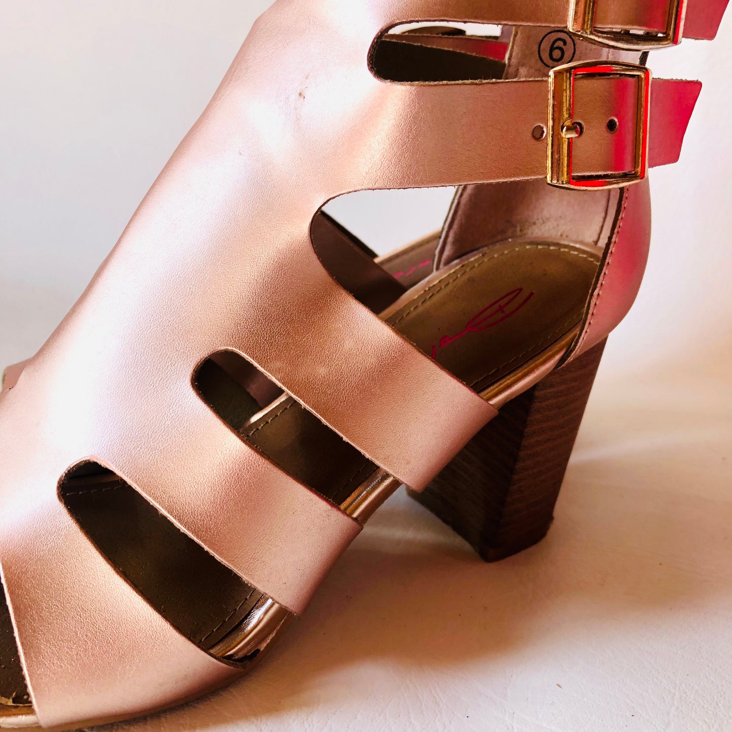 Dolcis Rose Gold Strappy Gladiator Style Block Sandal Heels Size 6 (39)