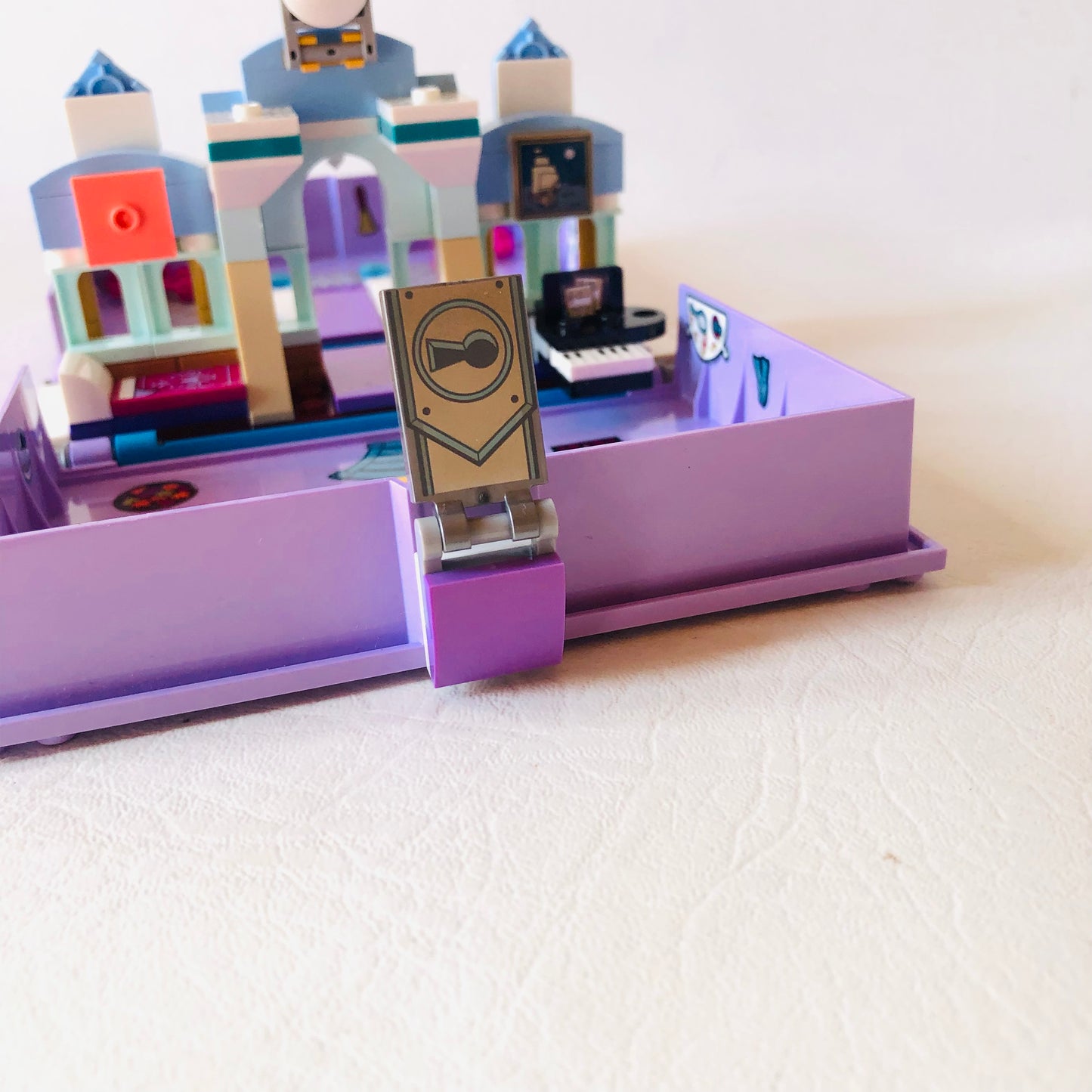 LEGO Disney Princess: Anna and Elsa's Storybook Adventures (43175) 100% Complete With Instructions & Minifigures & Box