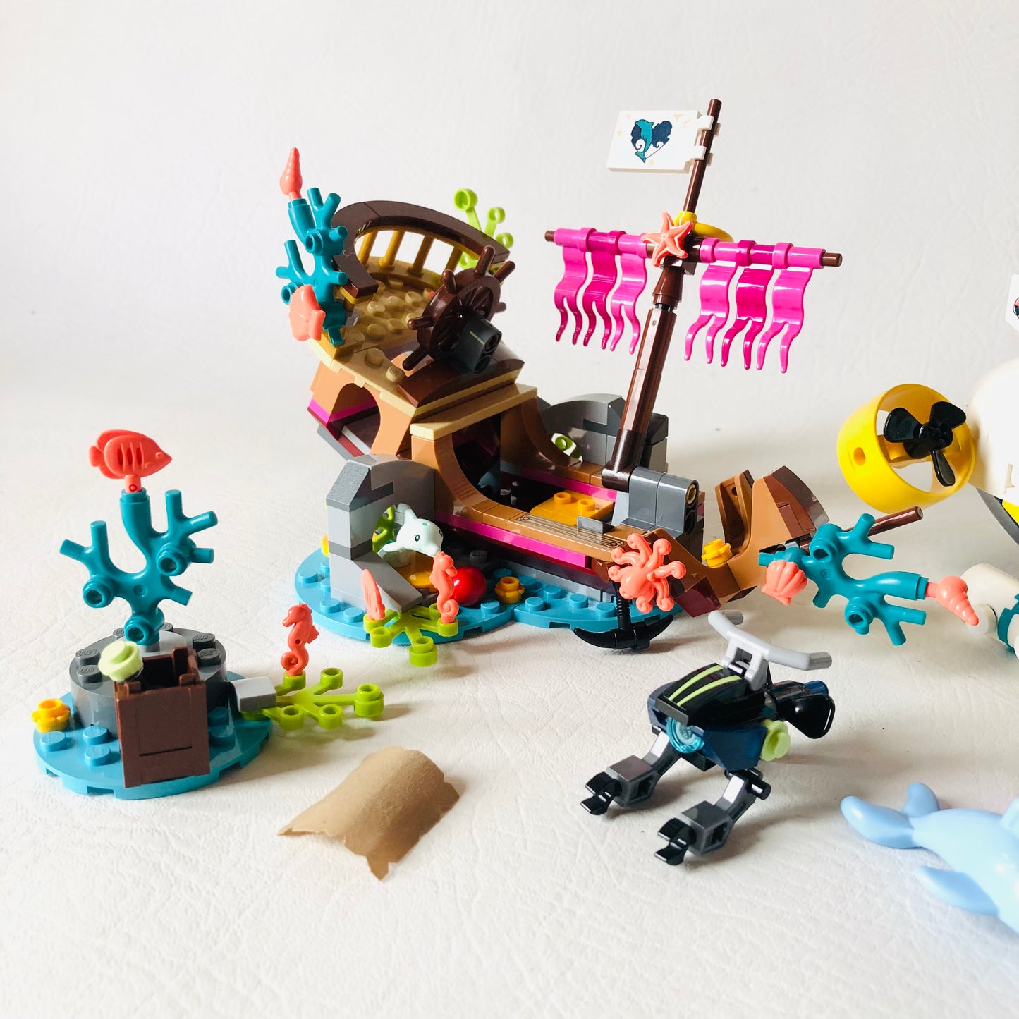 LEGO FRIENDS: Dolphins Rescue Mission (41378) 100% Complete With Instructions & Minifigures & Box
