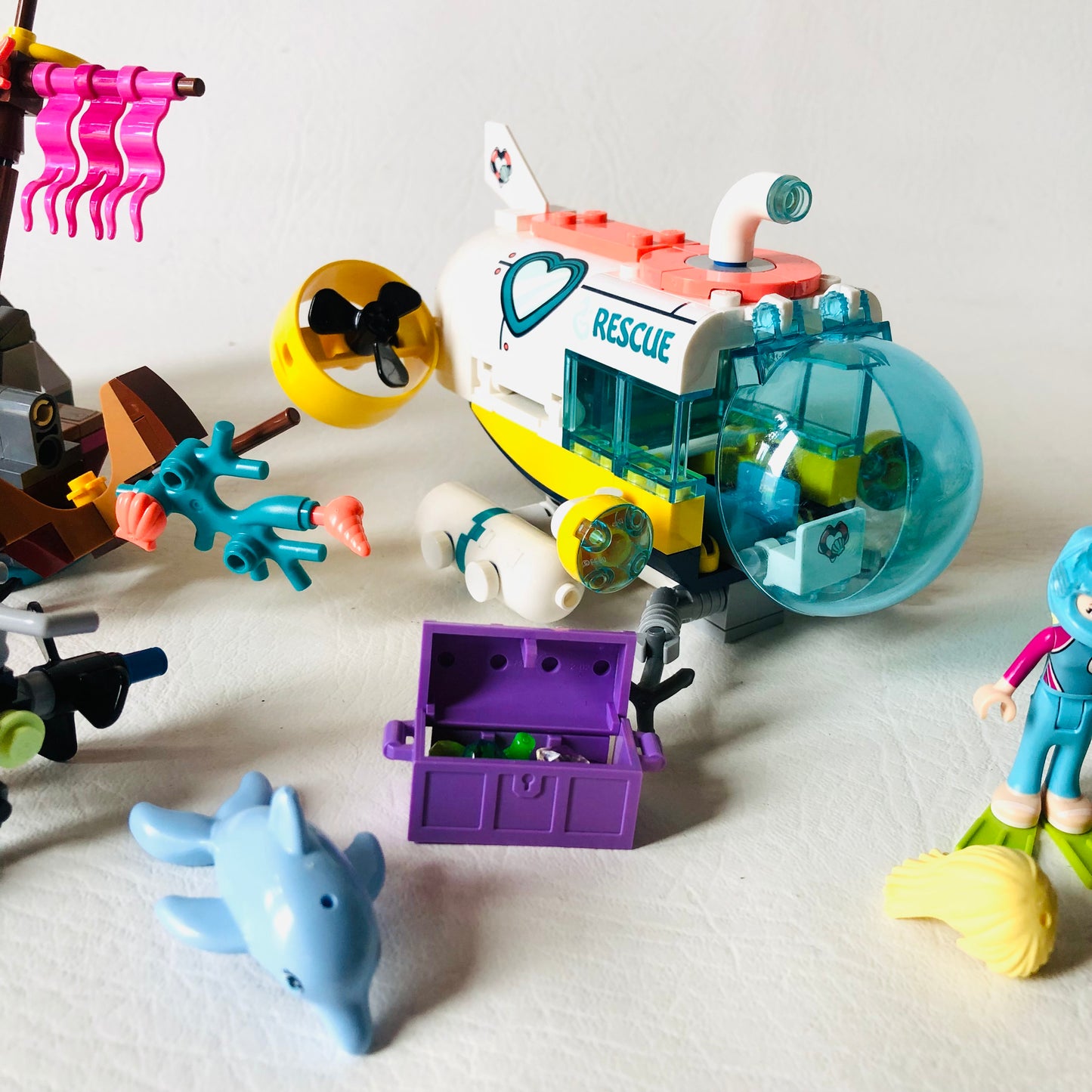 LEGO FRIENDS: Dolphins Rescue Mission (41378) 100% Complete With Instructions & Minifigures & Box