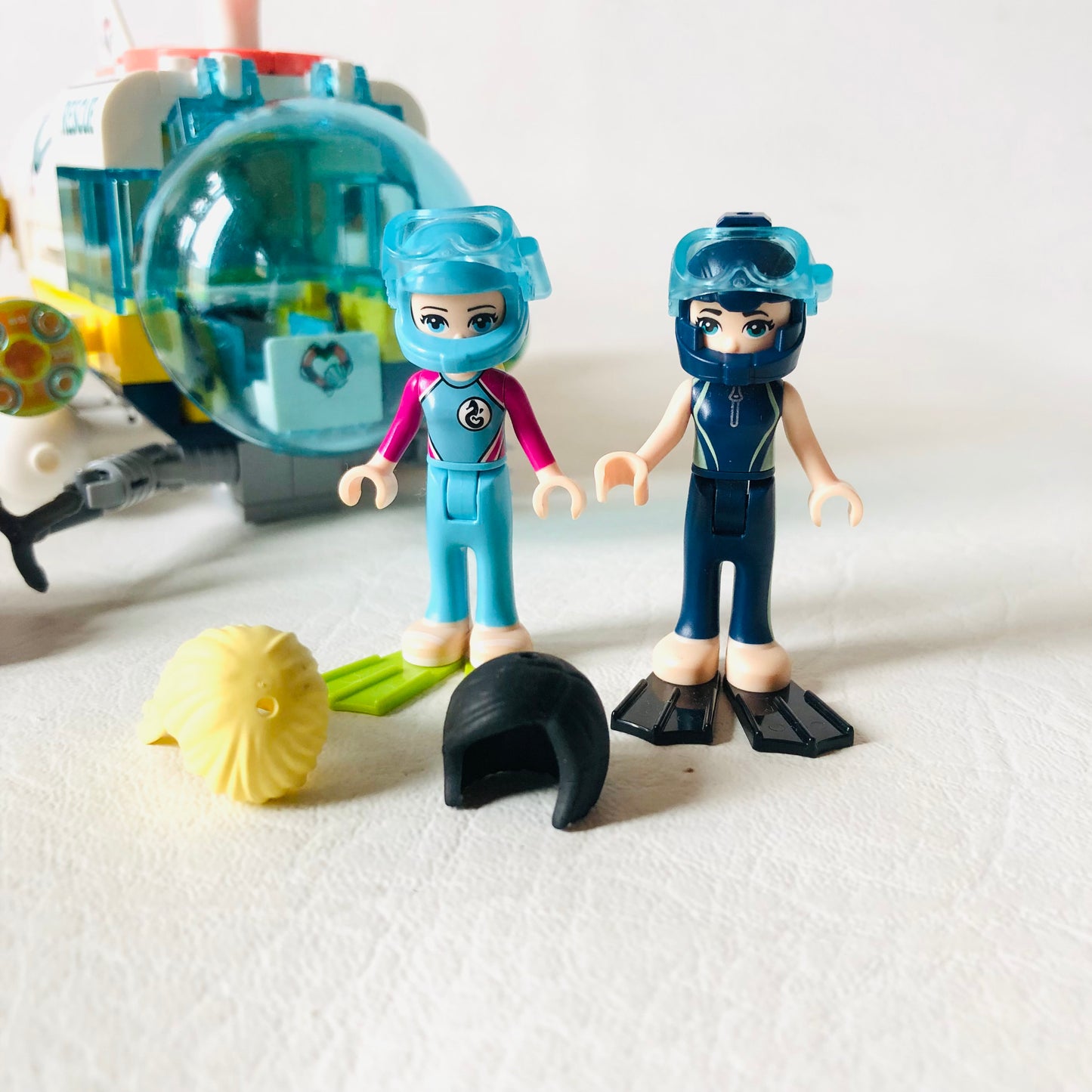 LEGO FRIENDS: Dolphins Rescue Mission (41378) 100% Complete With Instructions & Minifigures & Box