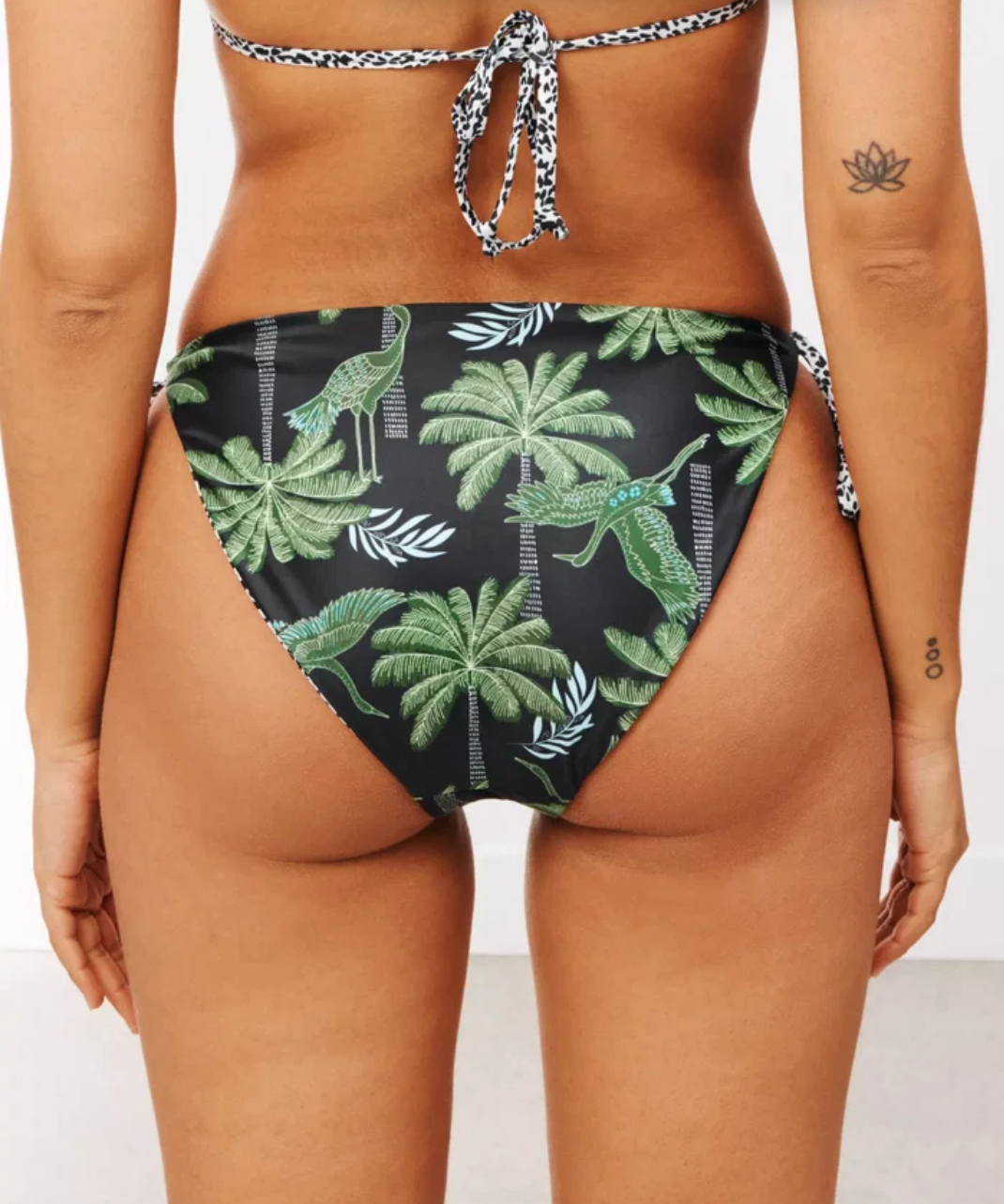 John Lewis AND/OR Tropical Crane Reversible Green & Black String Bikini Brief Bottoms Size 16 NEW
