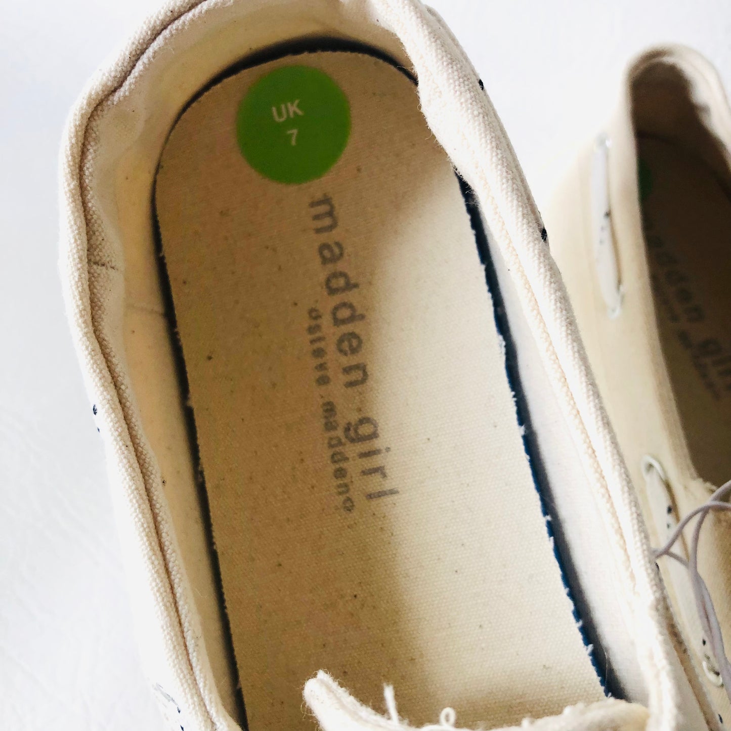 Steve Madden Girl Natural Canvas Cream Galley Boat Sneaker Size UK 7 (EU 40)NEW