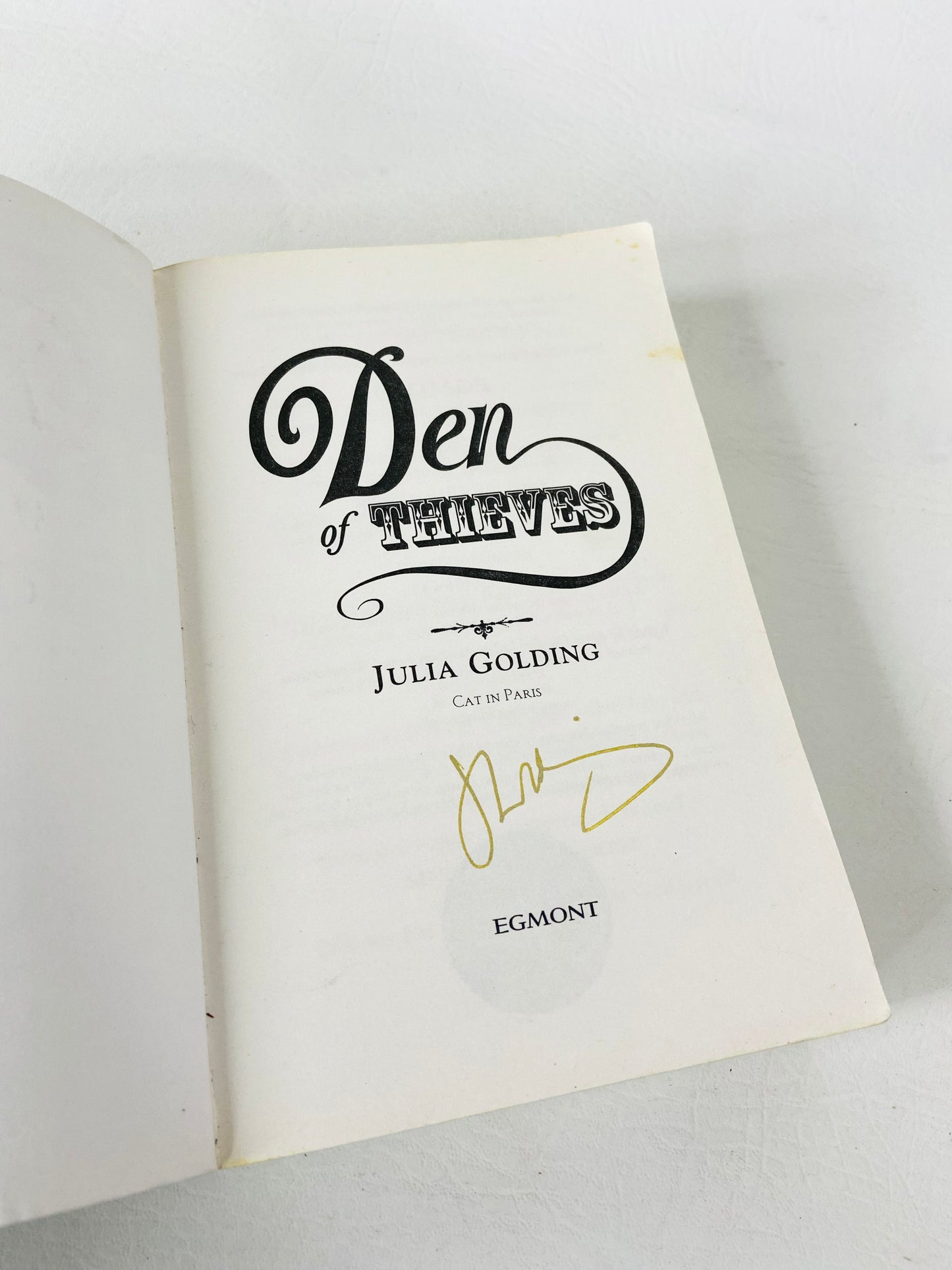 Den of Thieves - Julia Golding - A Cat Royal Adventure (Book 3) Paperback SIGNED