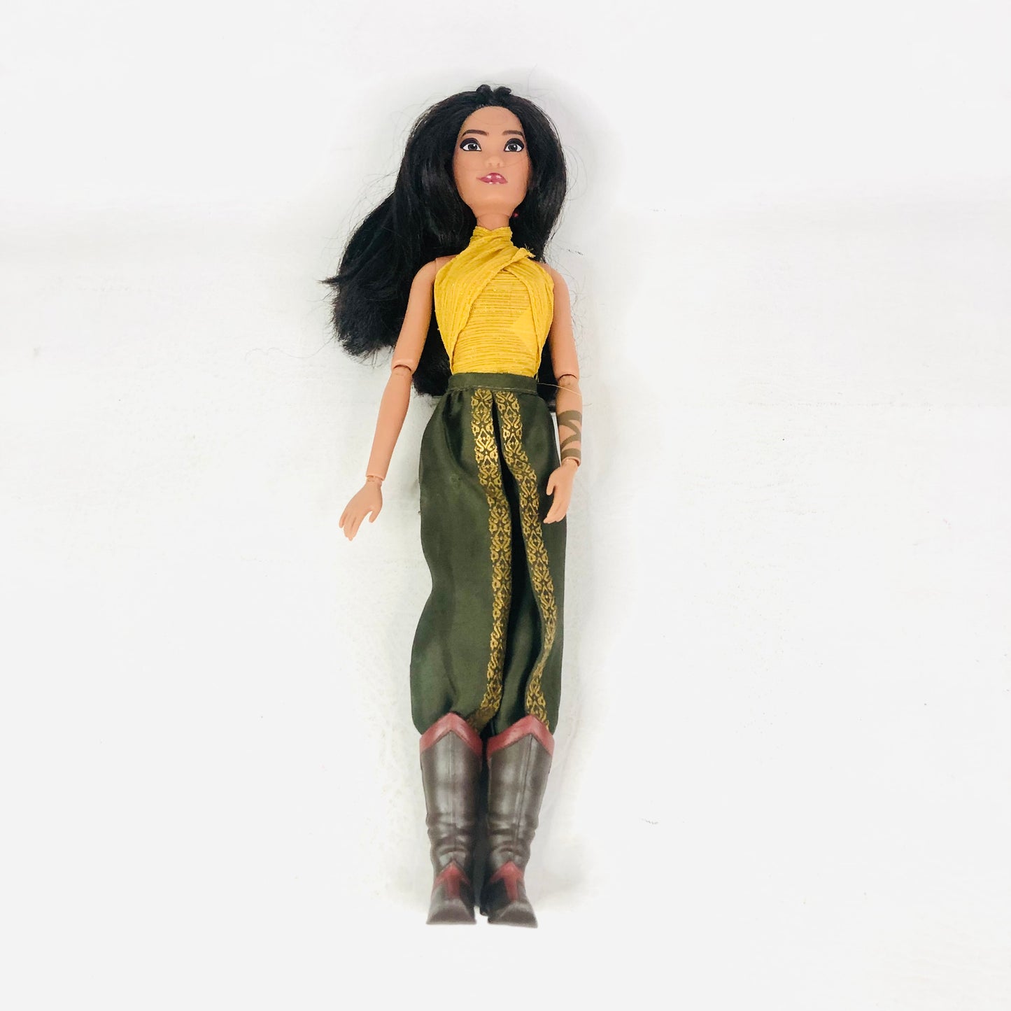 Disney Store official RAYA And The Last Dragon doll 11”