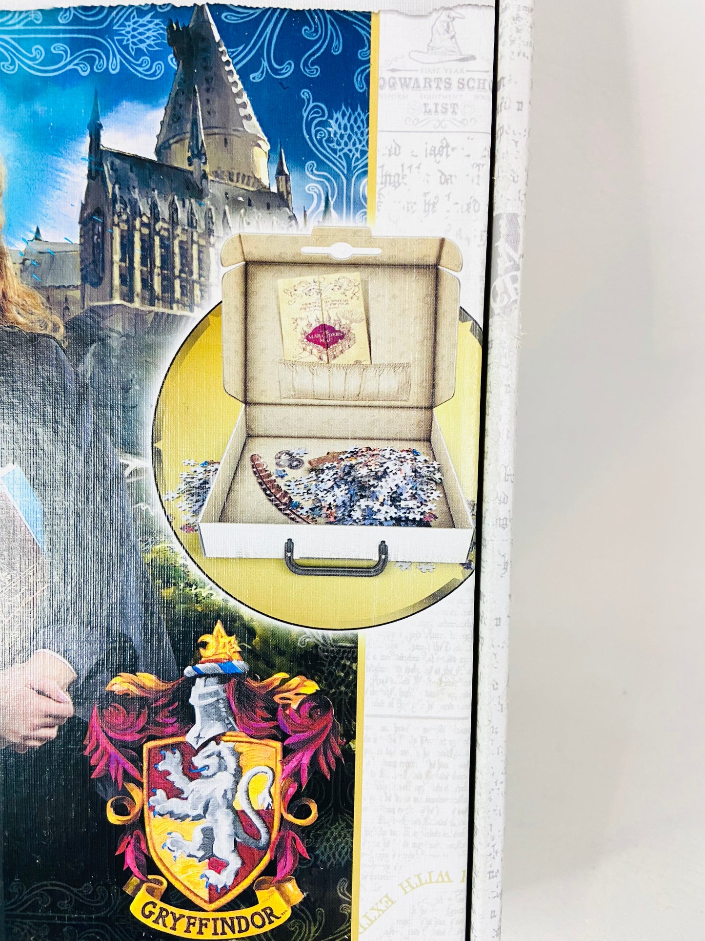 Clementoni 61882 Harry Potter Jigsaw Puzzle - 1000 Pieces - Briefcase Carry Case Style