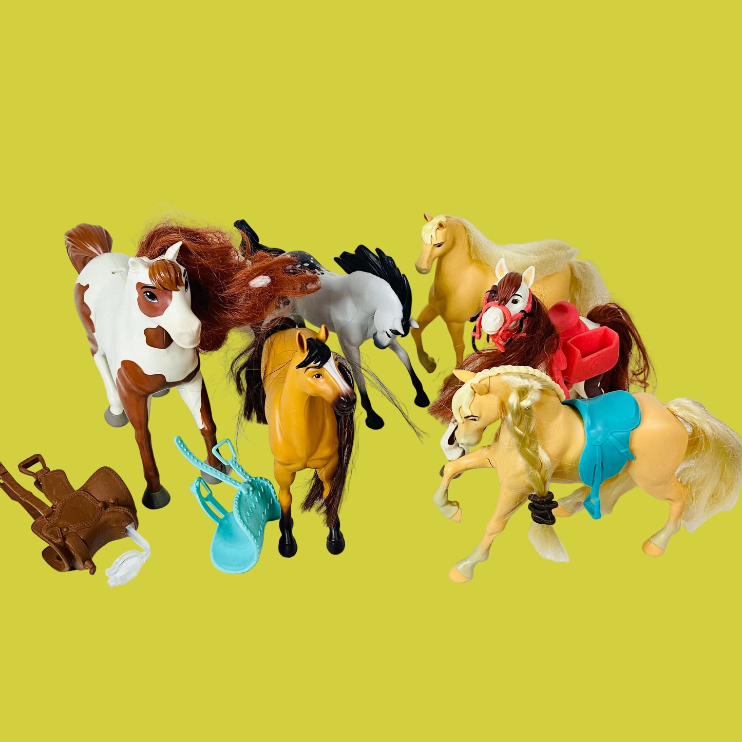 Bundle of 6 Dreamworks Mattel Spirit Untamed Riding Free Wild Horses & Saddles