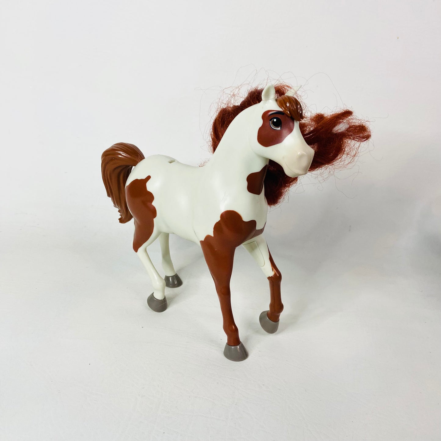 Bundle of 6 Dreamworks Mattel Spirit Untamed Riding Free Wild Horses & Saddles
