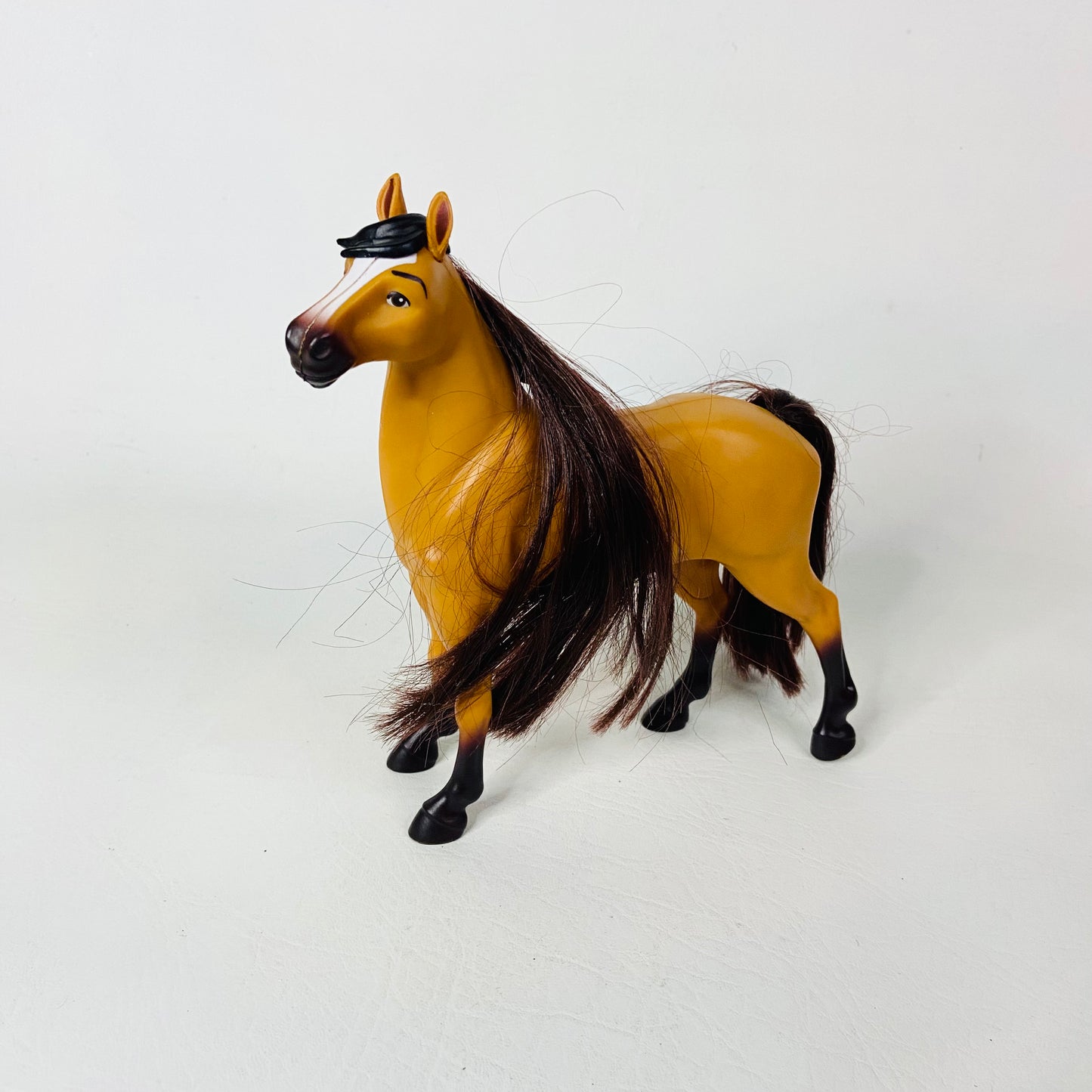 Bundle of 6 Dreamworks Mattel Spirit Untamed Riding Free Wild Horses & Saddles