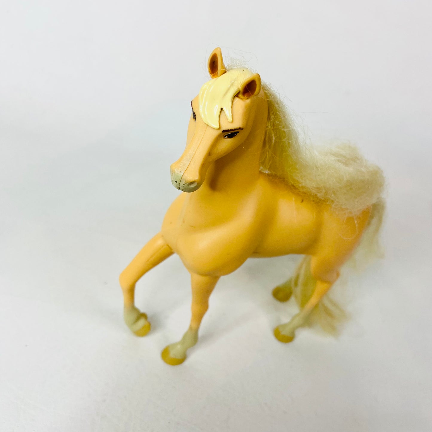 Bundle of 6 Dreamworks Mattel Spirit Untamed Riding Free Wild Horses & Saddles