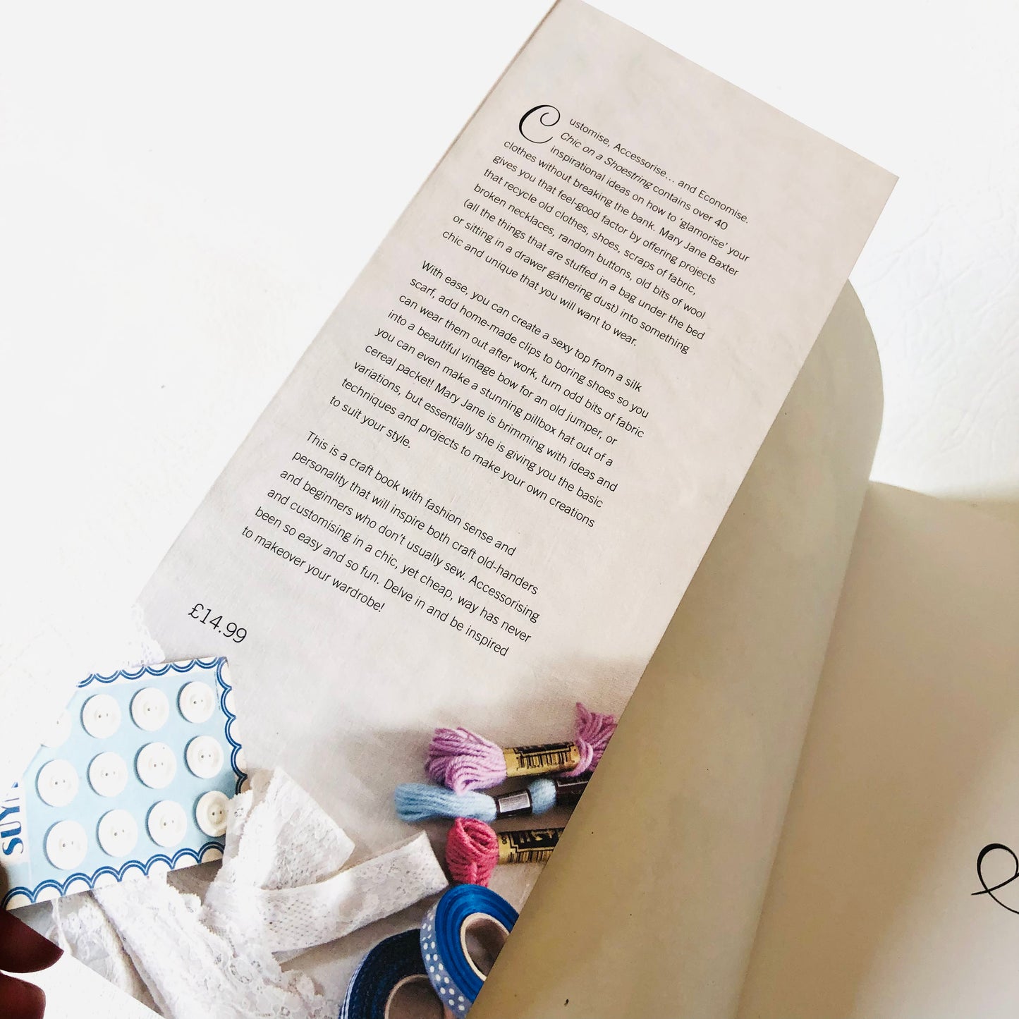 Chic on a Shoestring: Simple to Sew Vintage-style Accessories Mary Jane Baxter Craft Book
