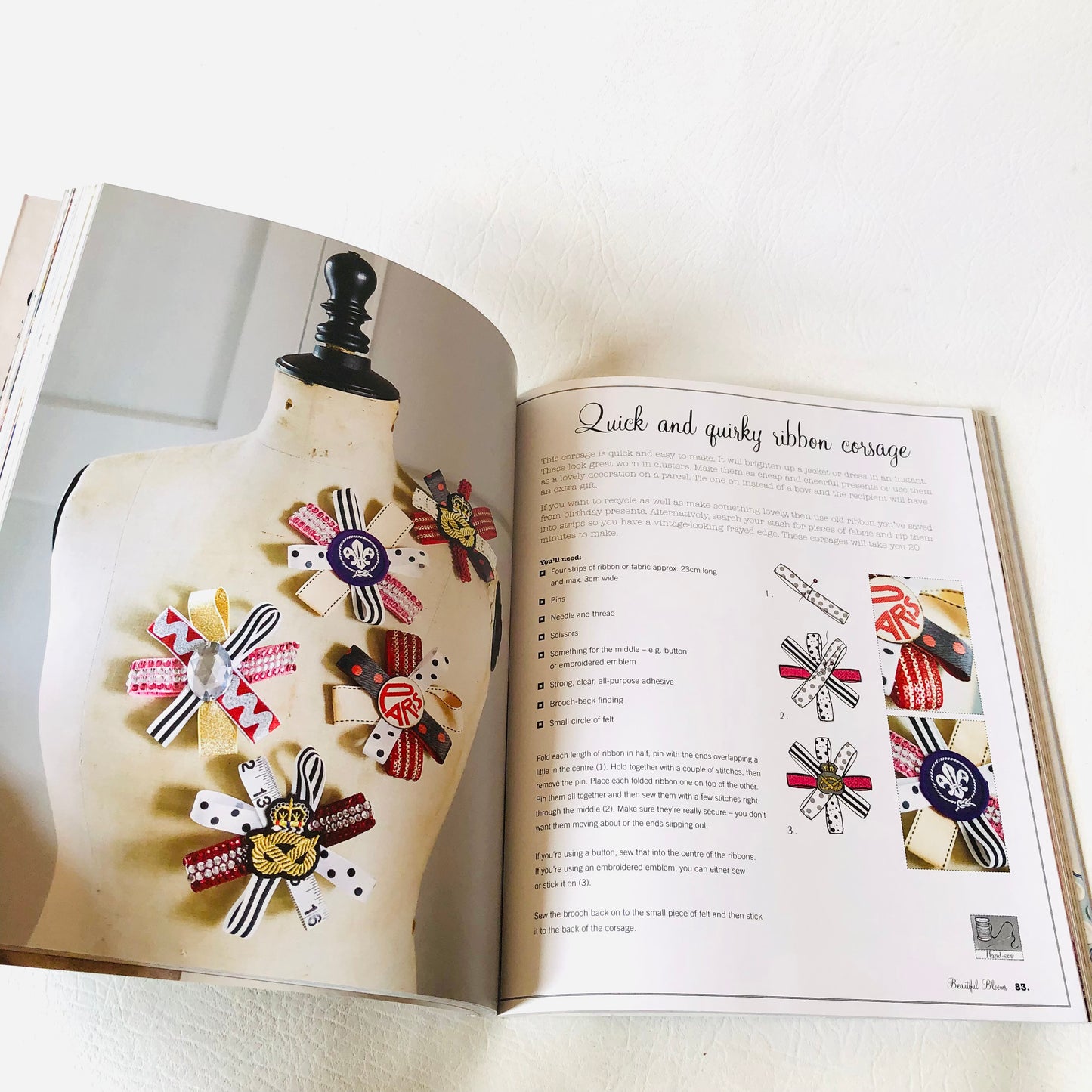 Chic on a Shoestring: Simple to Sew Vintage-style Accessories Mary Jane Baxter Craft Book