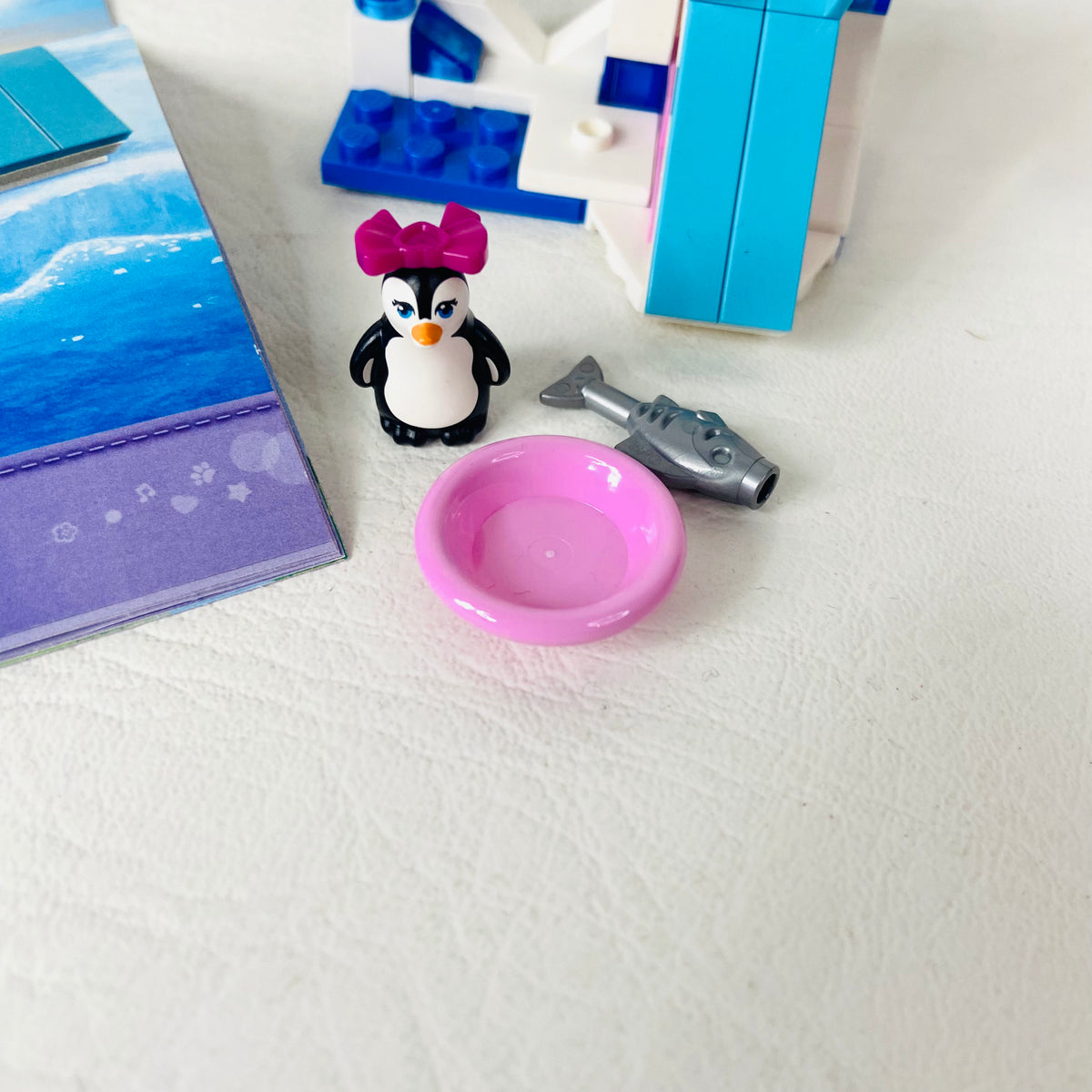 LEGO Friends: Penguins Playground (41043)100% Complete With Instructions & Minifigures