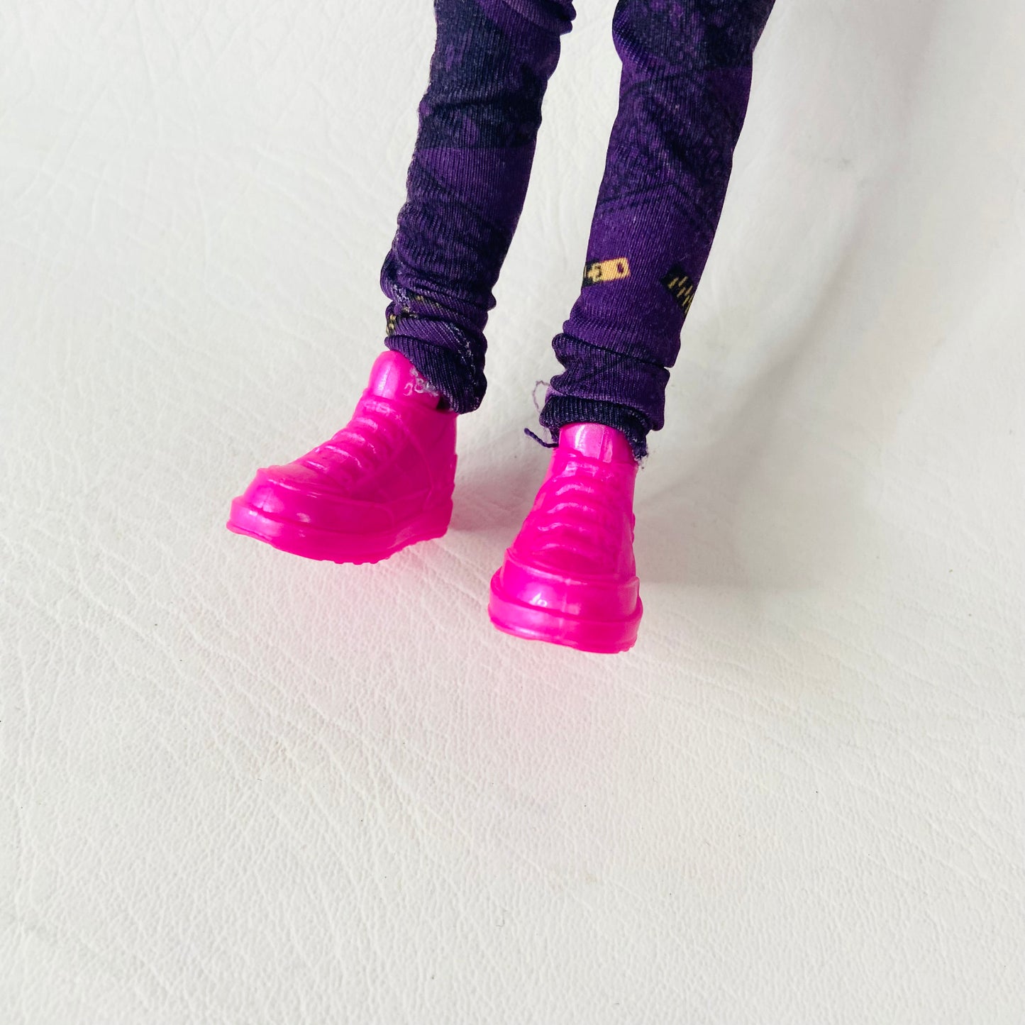 Mattel Karma's World Karma Grant Fashion Doll Netflix (From Bedroom Set)